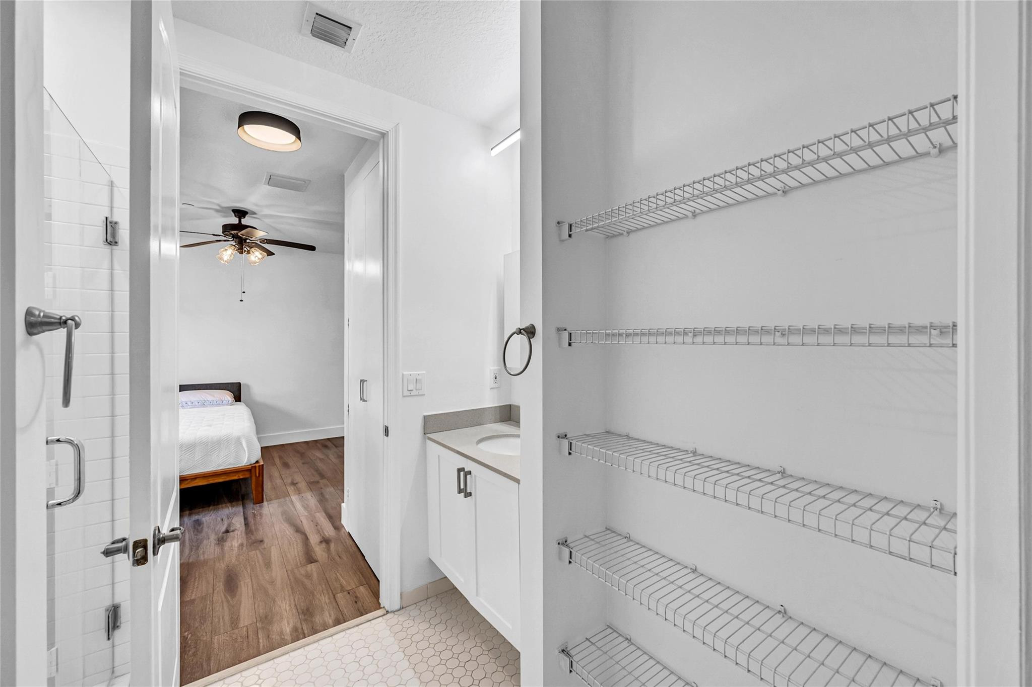 342 SW 13th Ter 342