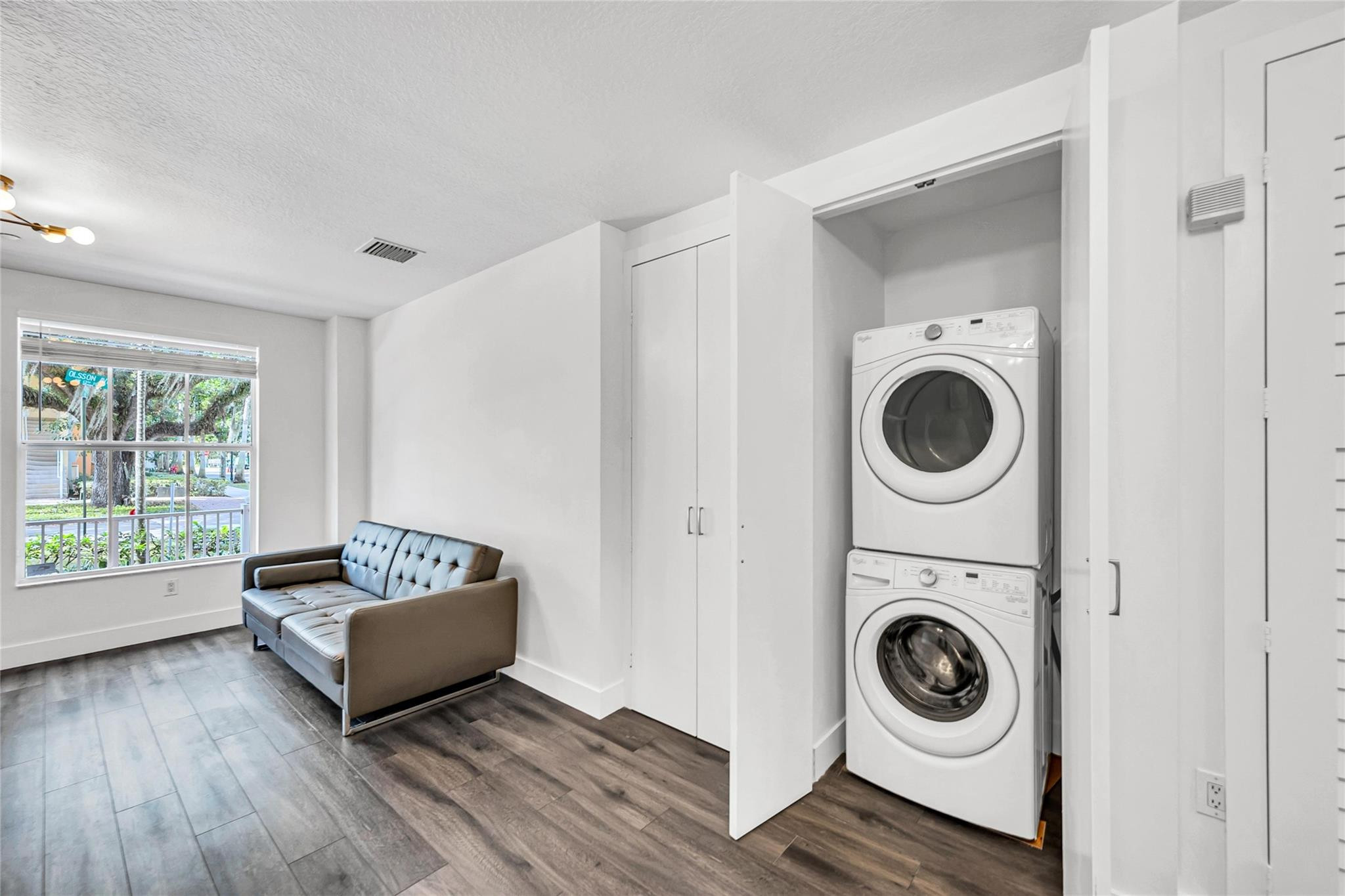 342 SW 13th Ter 342