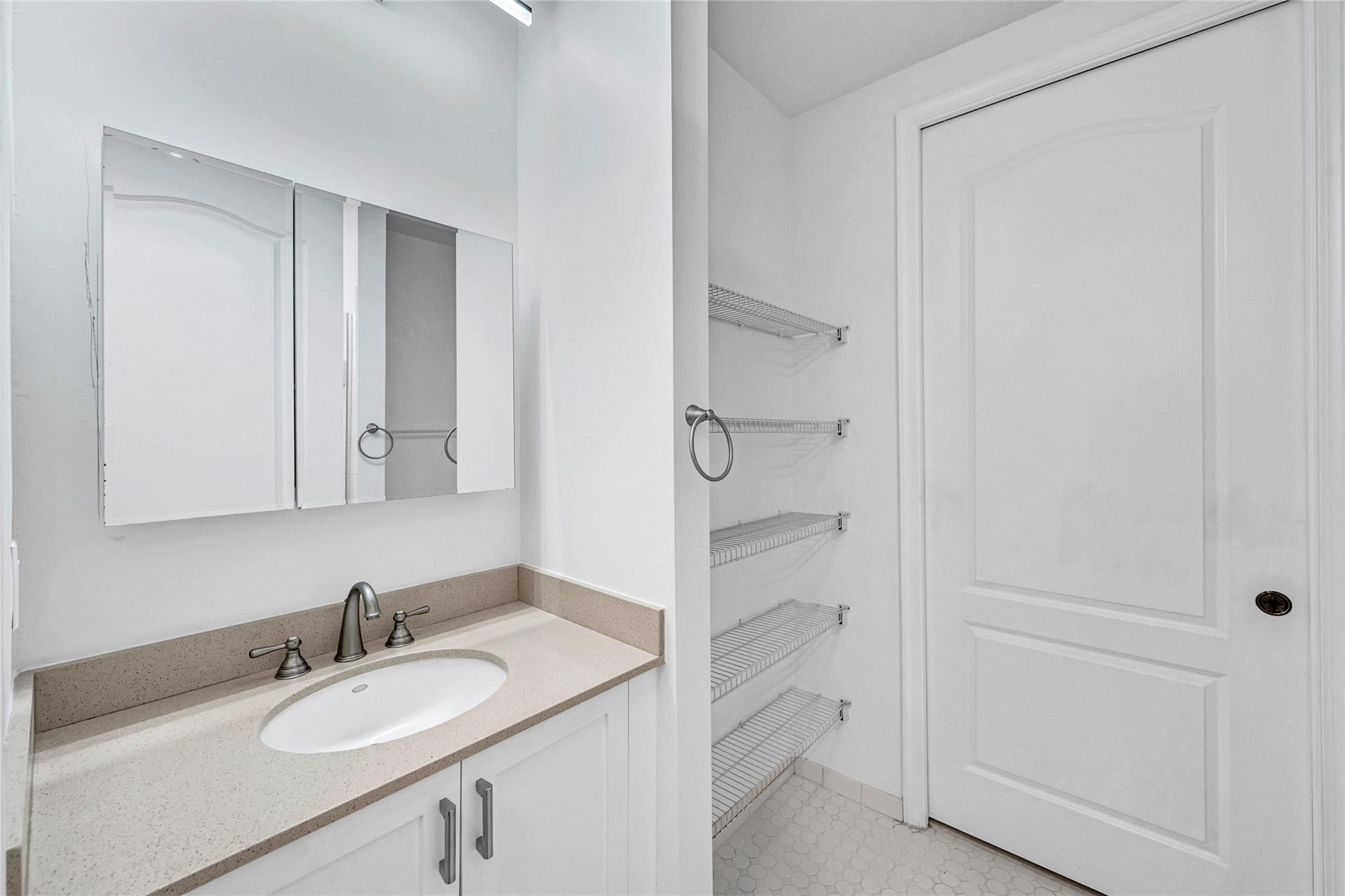 342 SW 13th Ter 342
