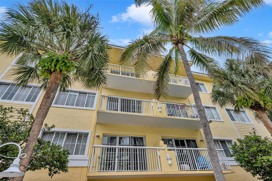 1515 E Broward Blvd 325