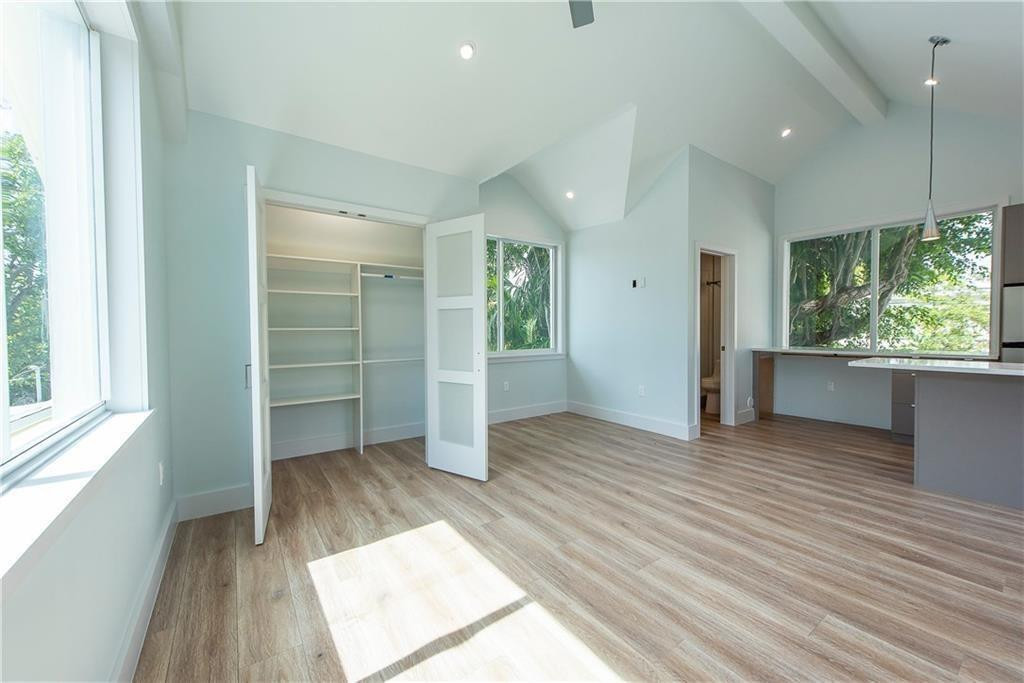 824 NE 17th Way