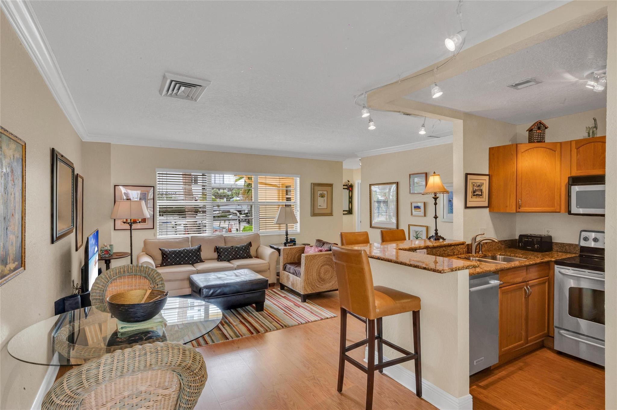 341 N Birch Rd 204