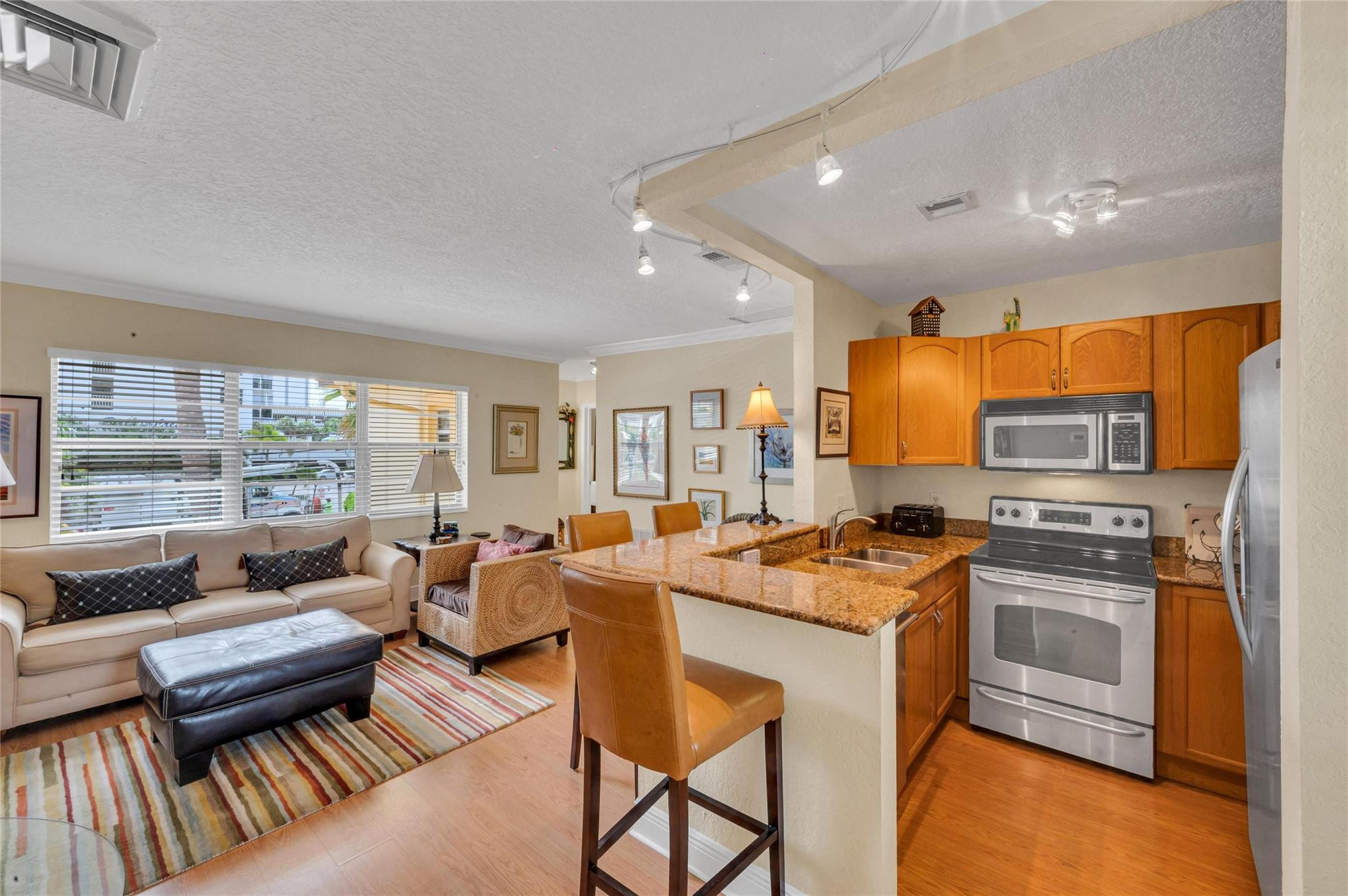 341 N Birch Rd 204