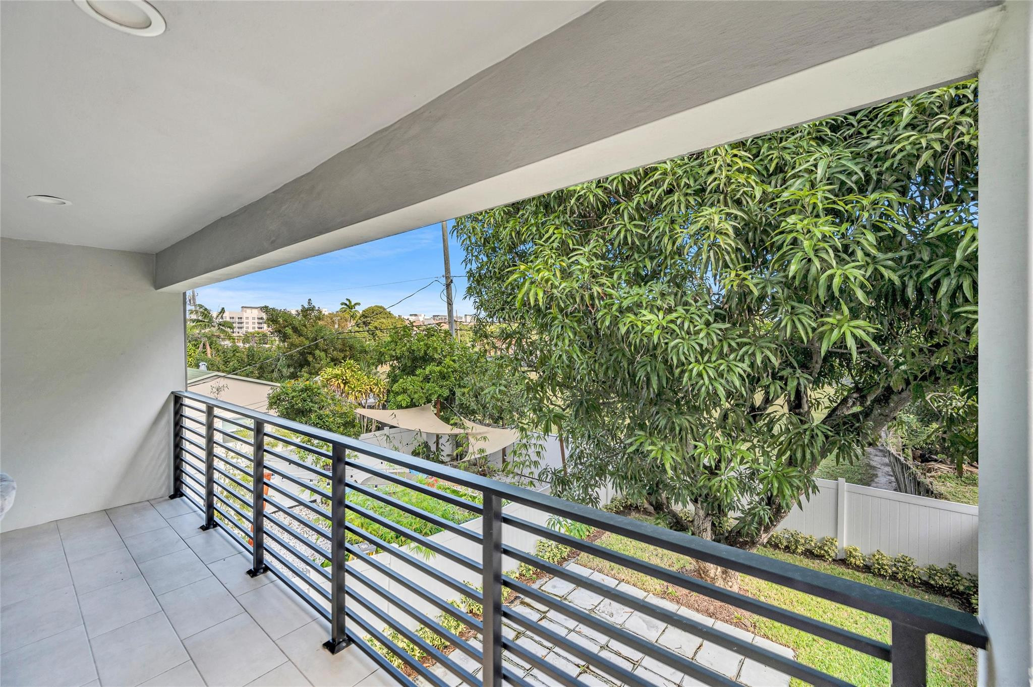 808 NE 15th Ave