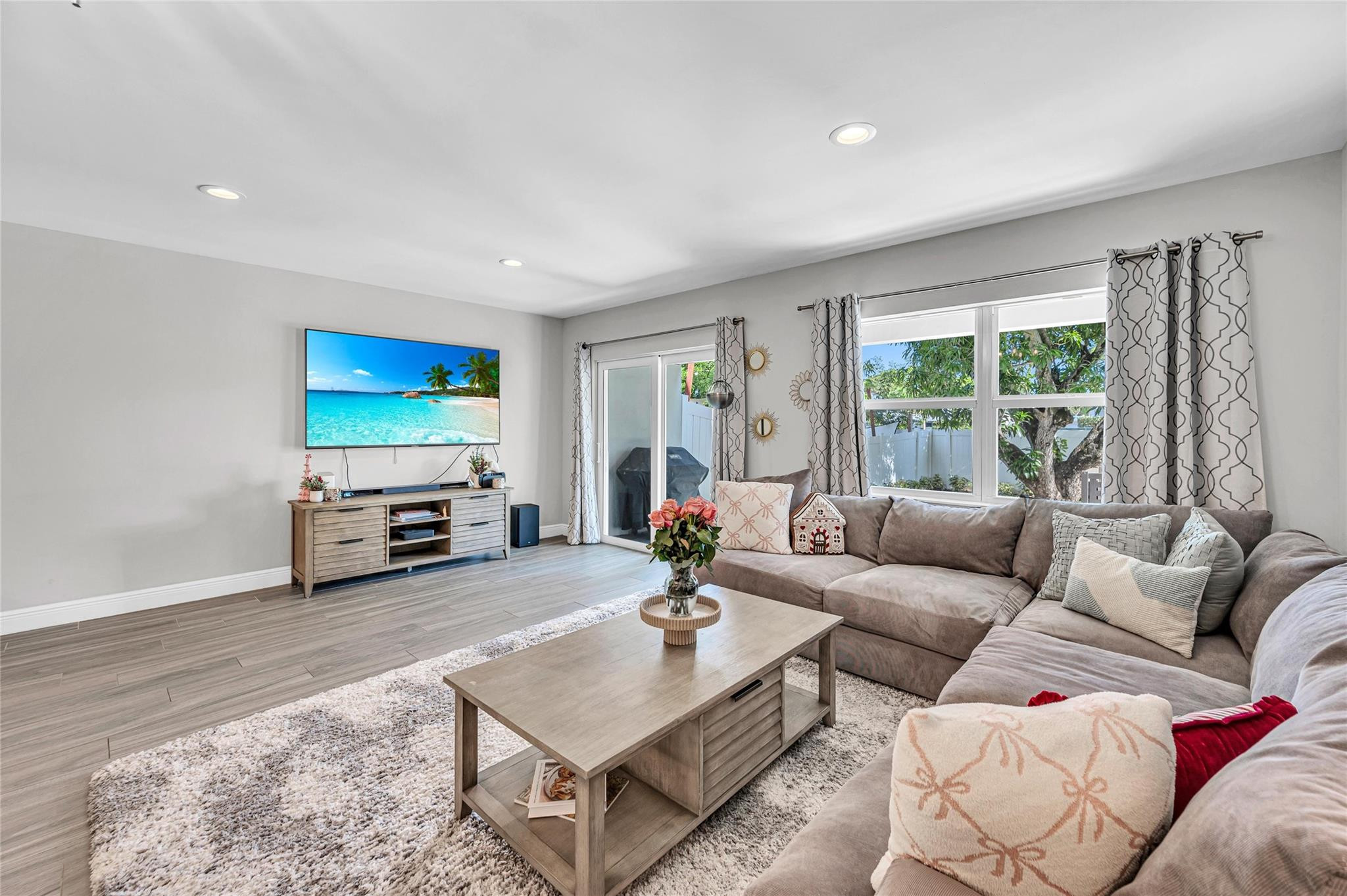 808 NE 15th Ave