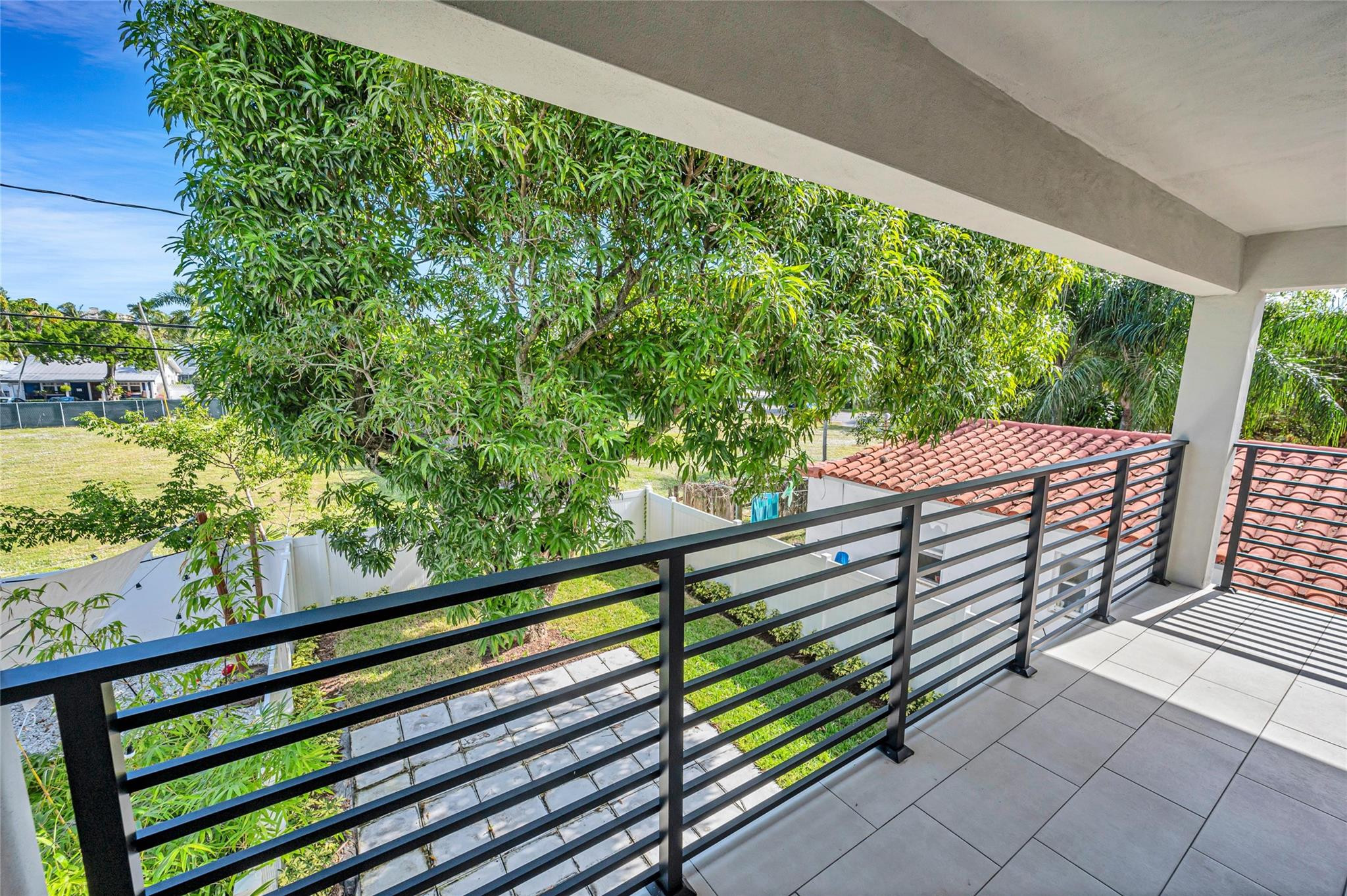808 NE 15th Ave