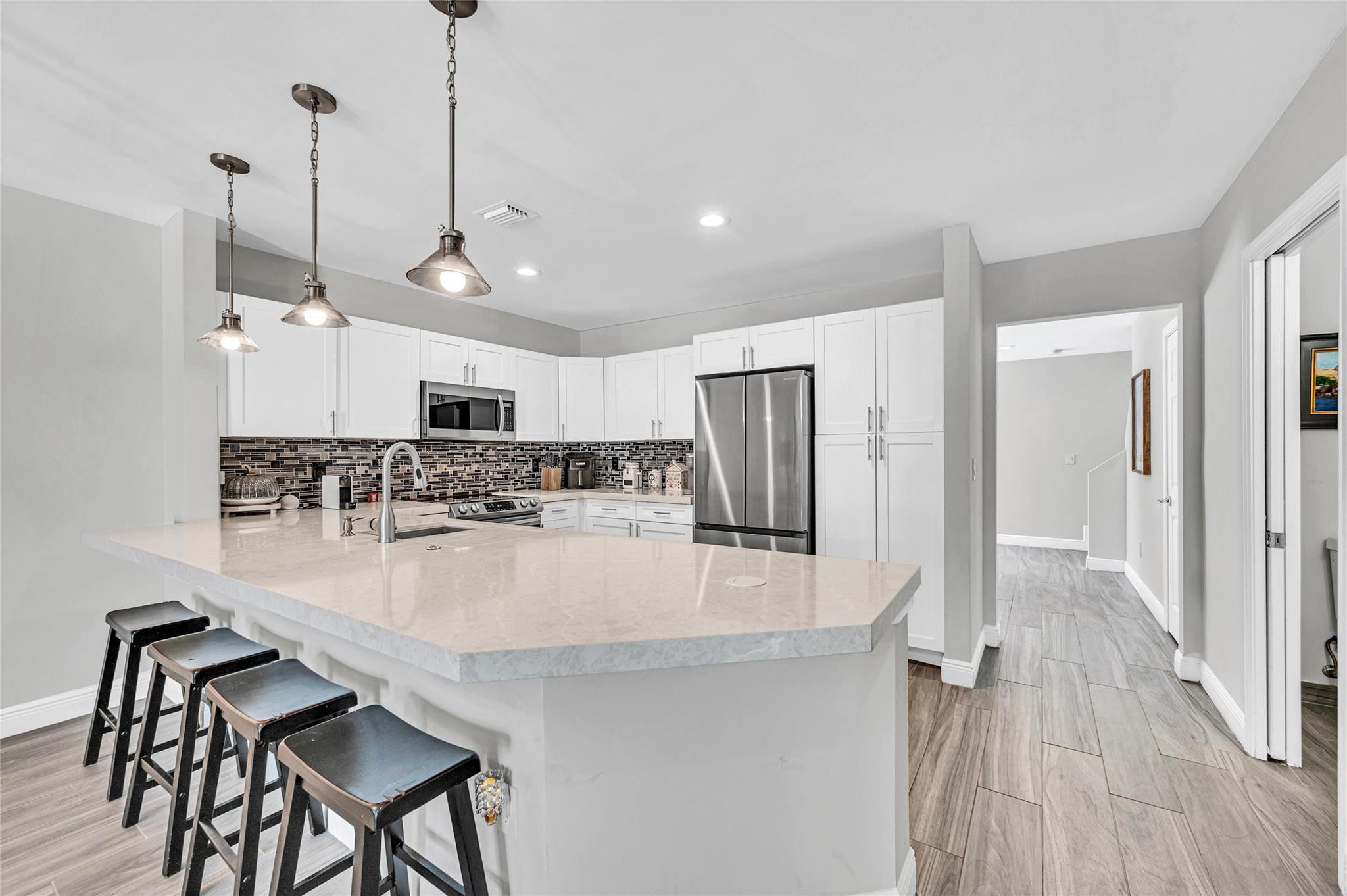 808 NE 15th Ave