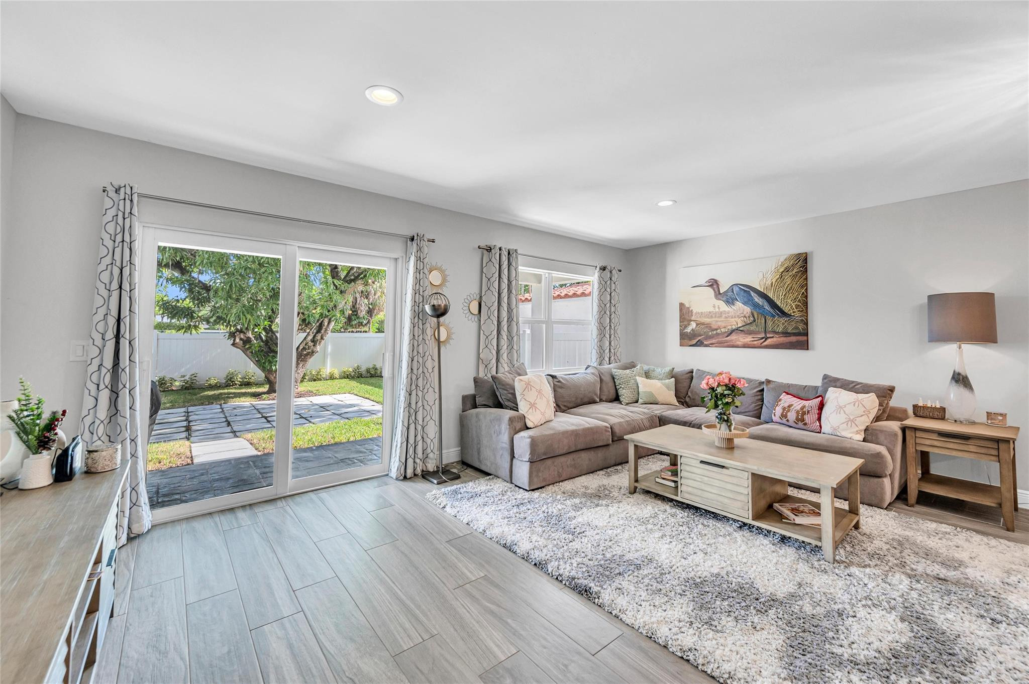 808 NE 15th Ave
