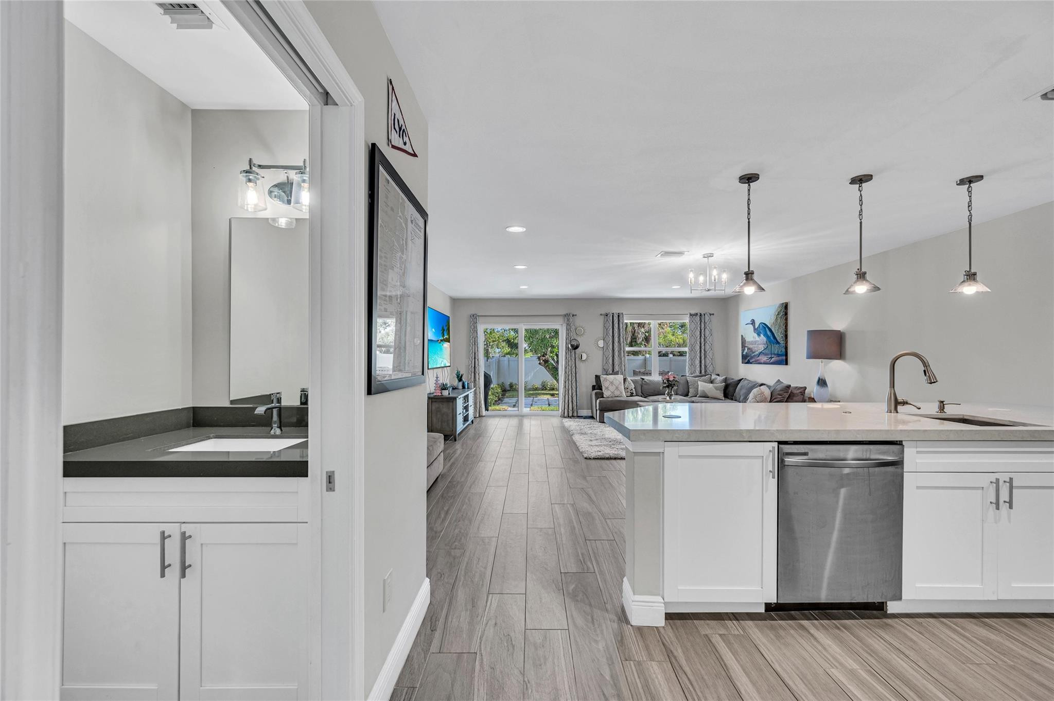 808 NE 15th Ave
