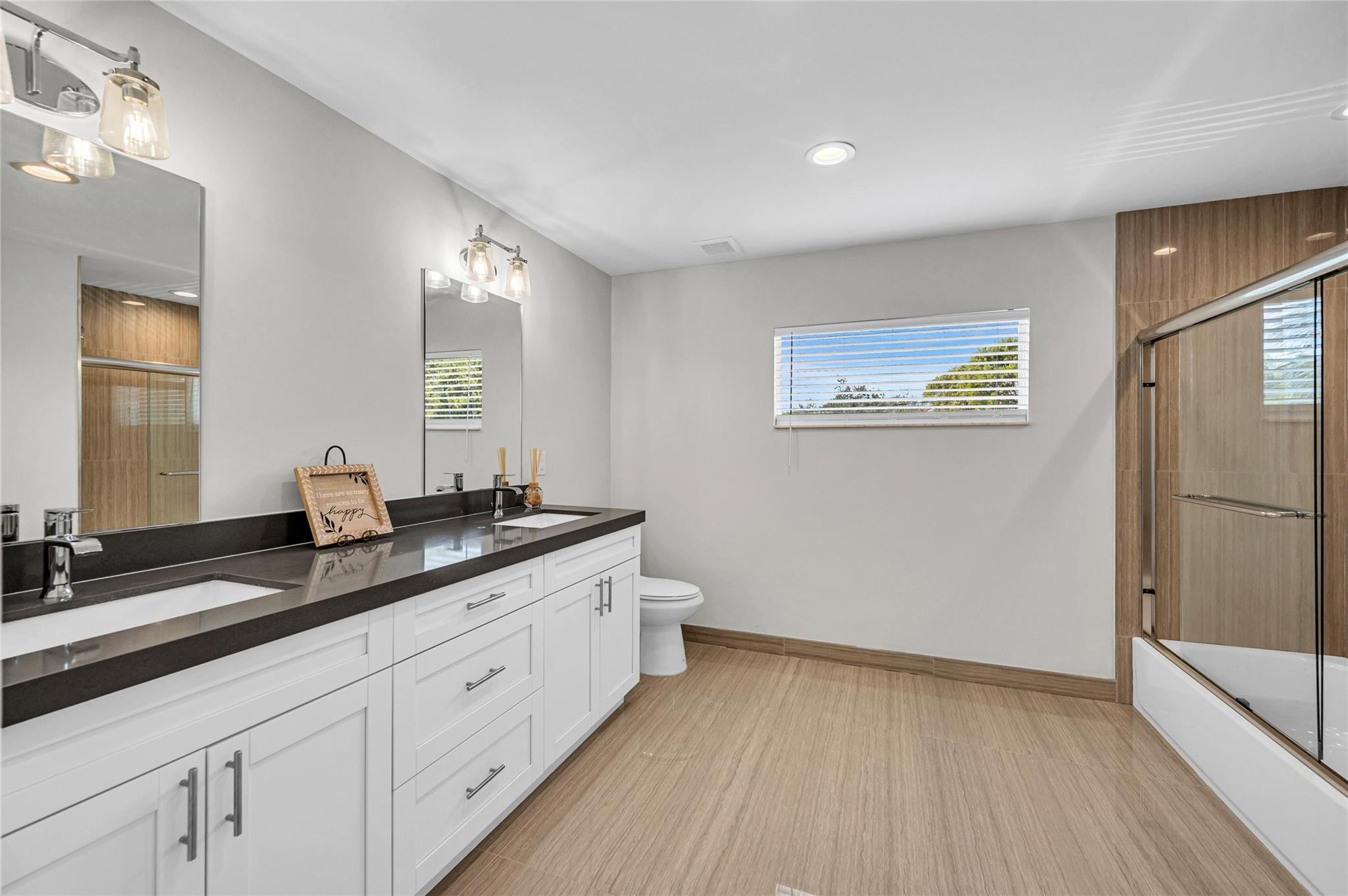 808 NE 15th Ave