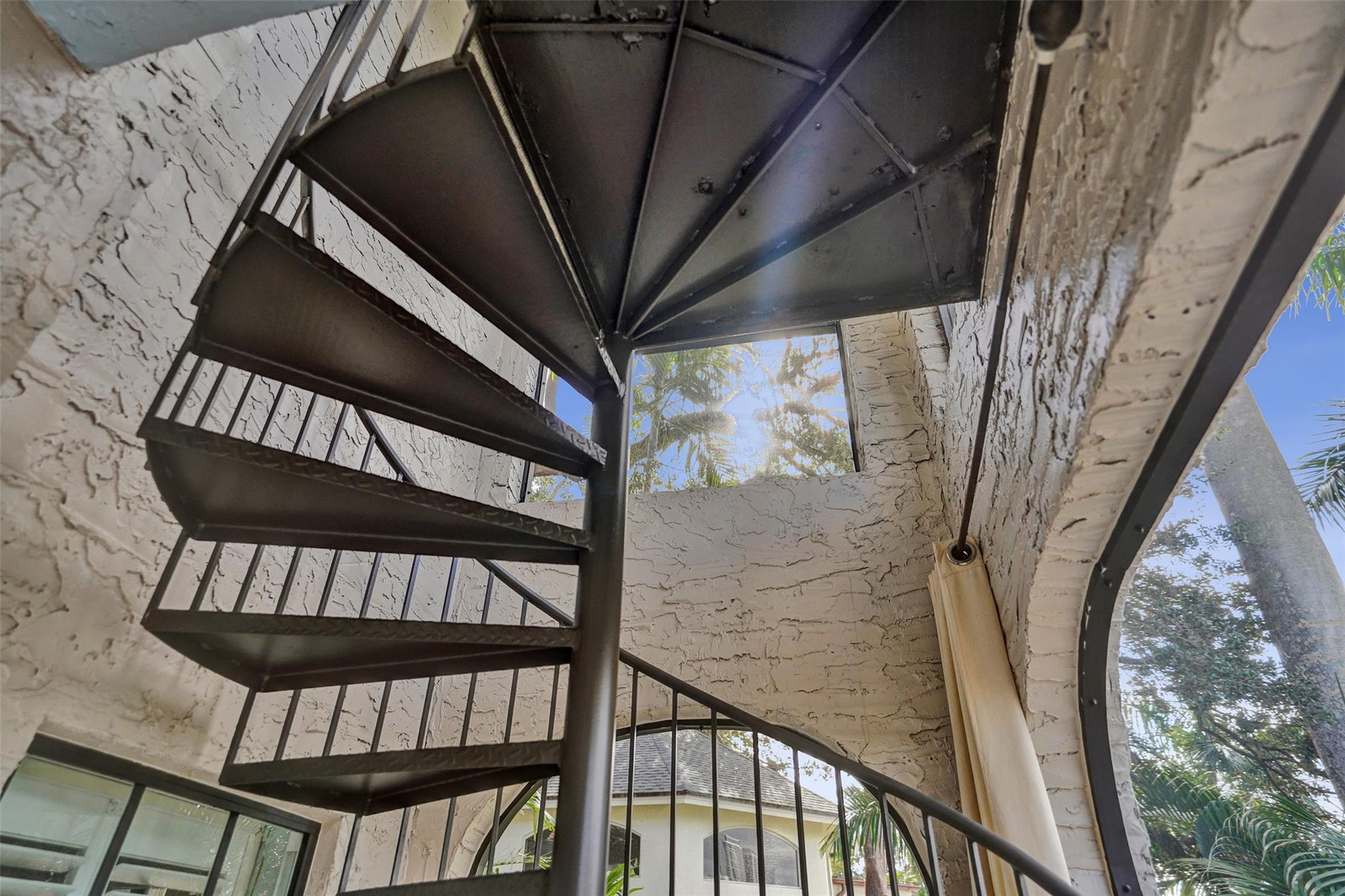 1417 Ponce De Leon Dr