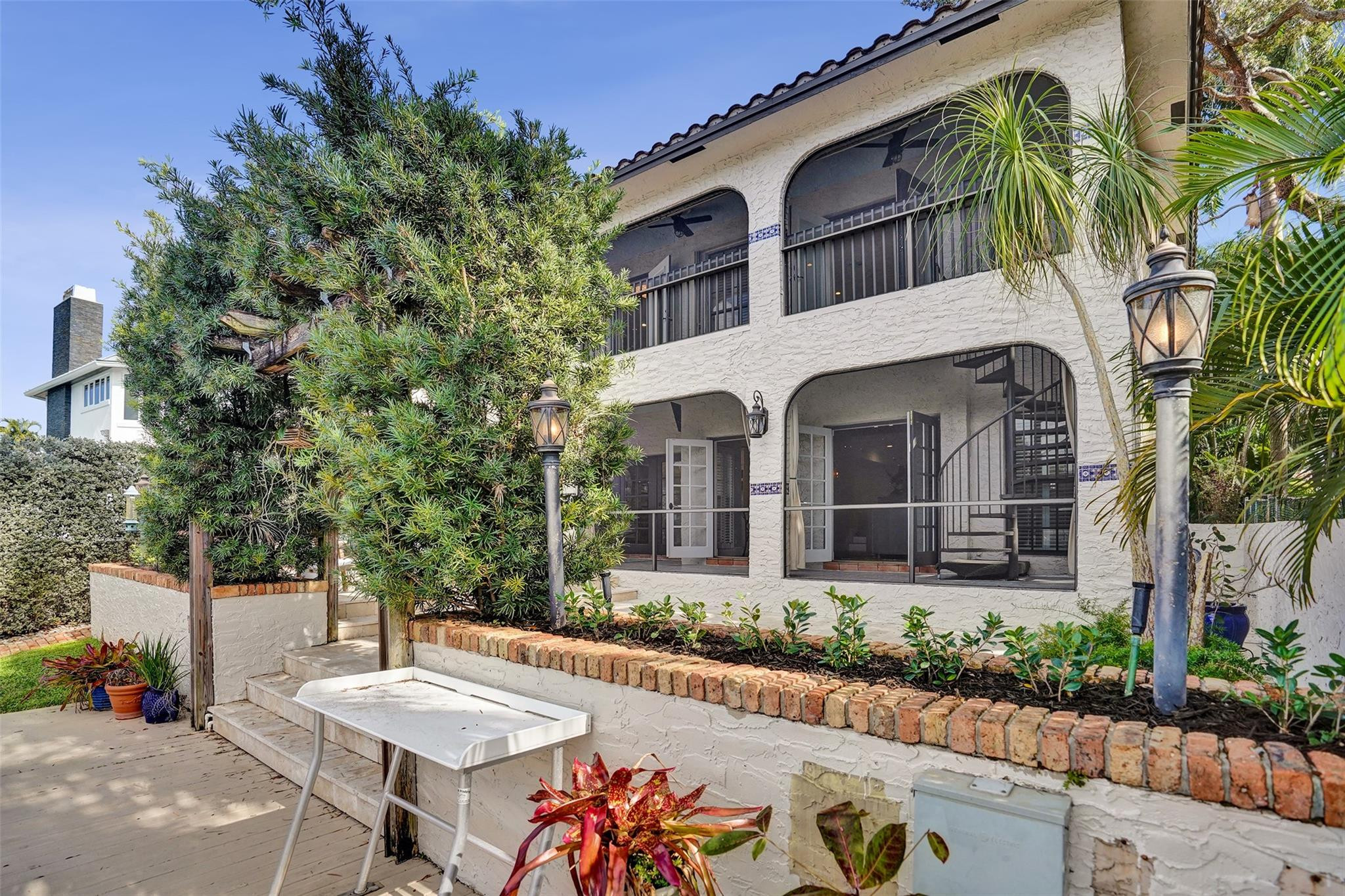 1417 Ponce De Leon Dr