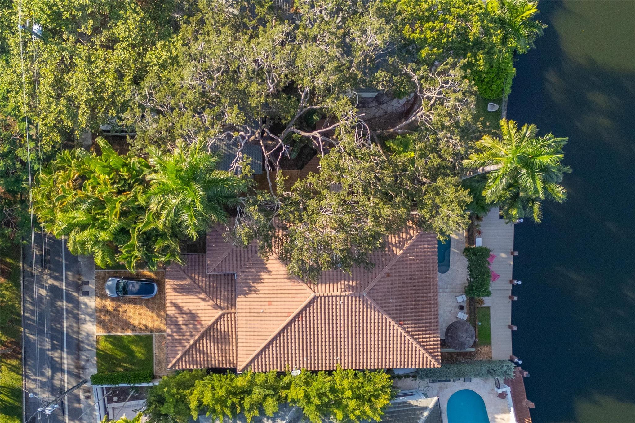 1417 Ponce De Leon Dr