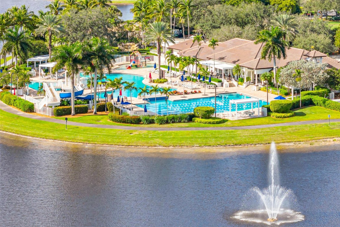 1551 Blue Jay Circle