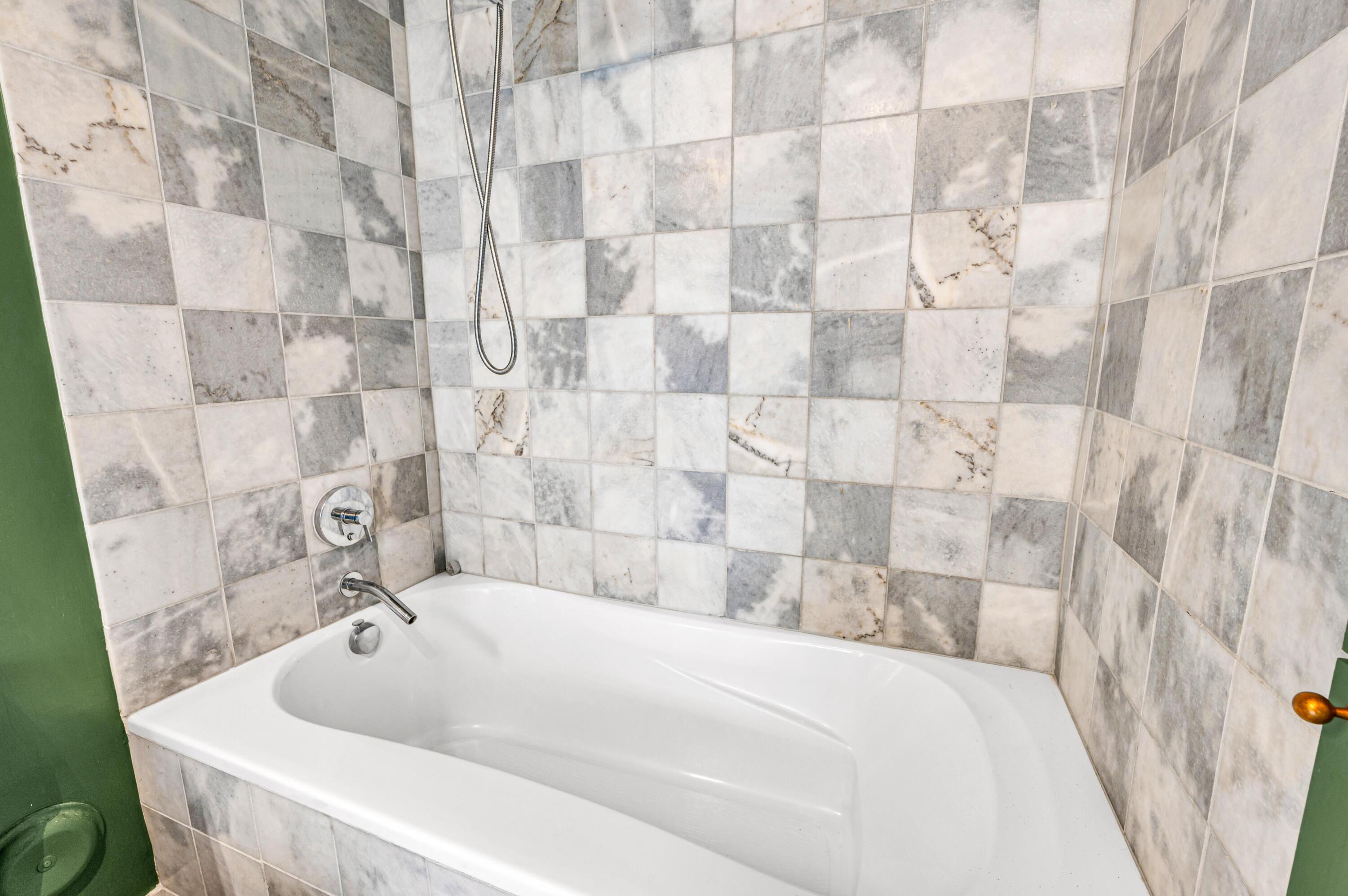 445 N Andrews Avenue 403