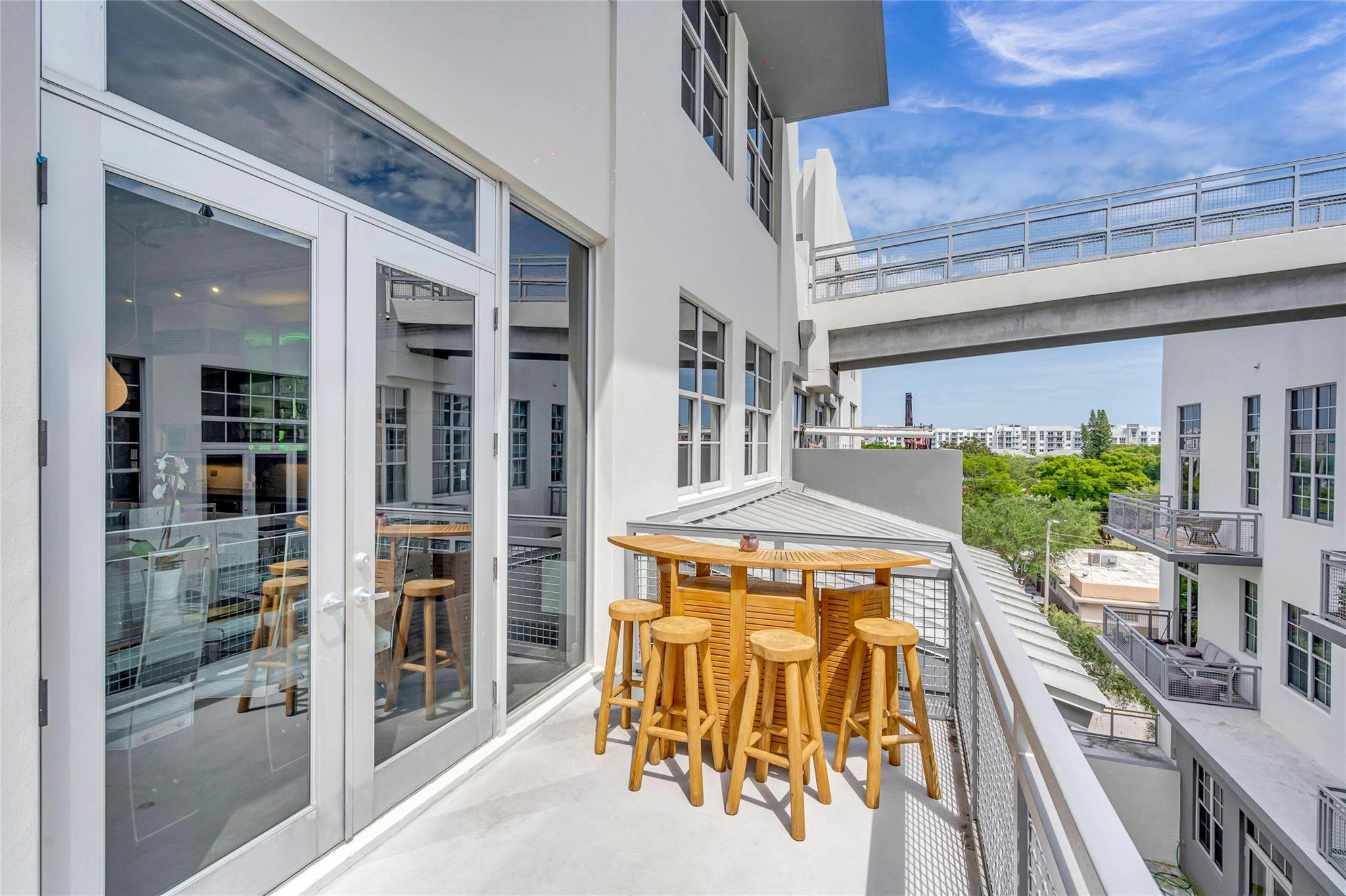 445 N Andrews Avenue 403