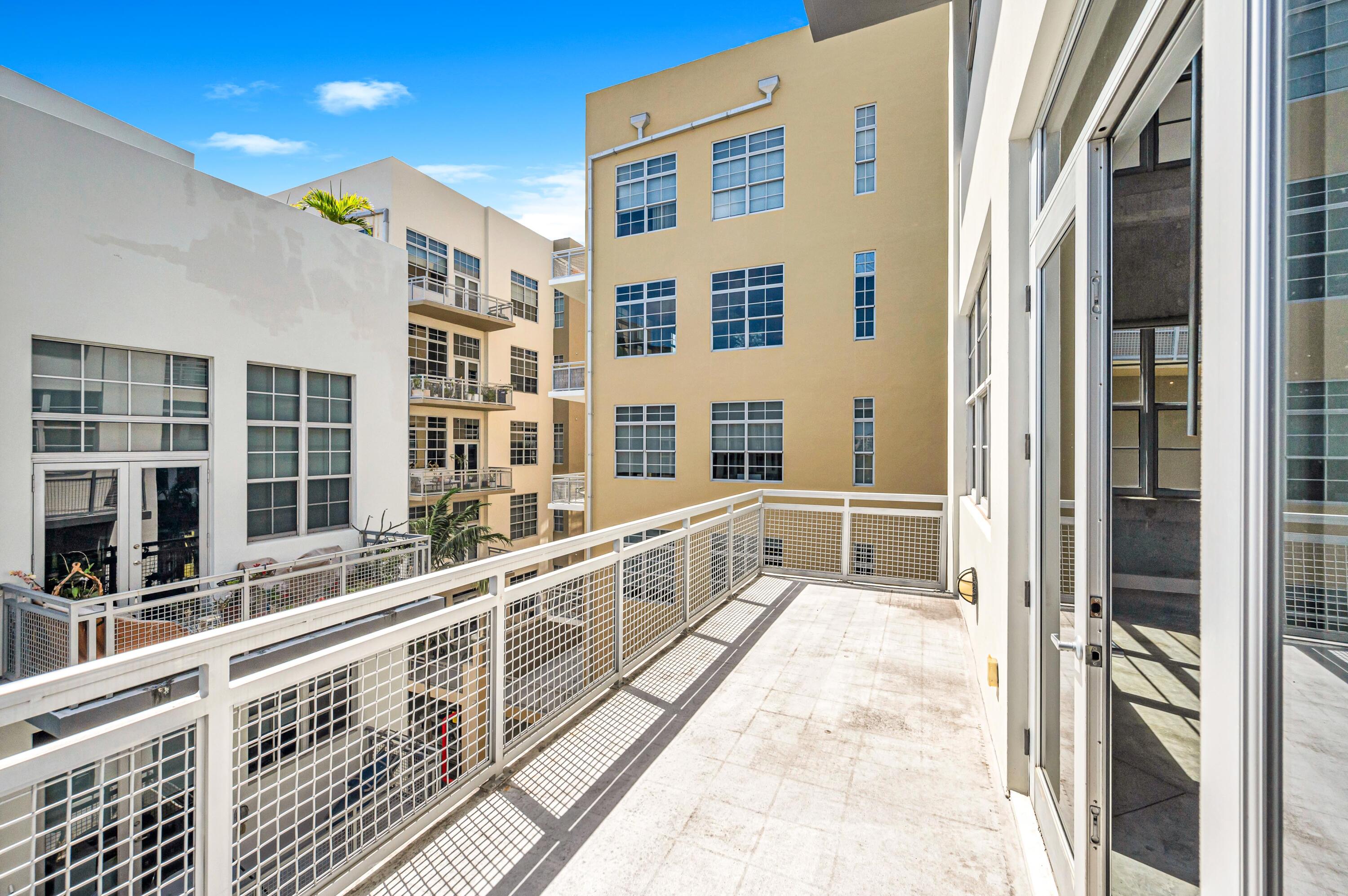 445 N Andrews Avenue 403