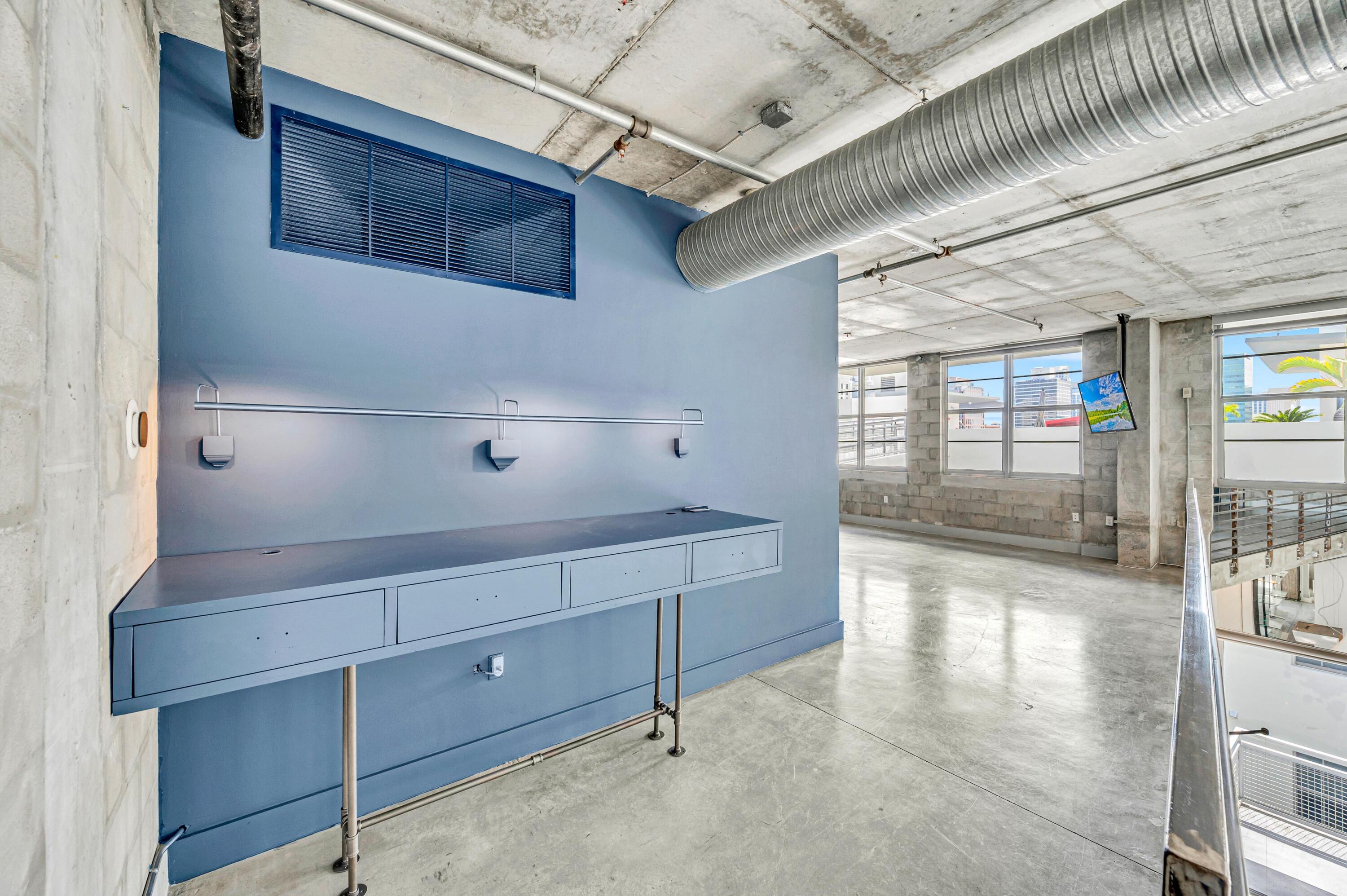 445 N Andrews Avenue 403