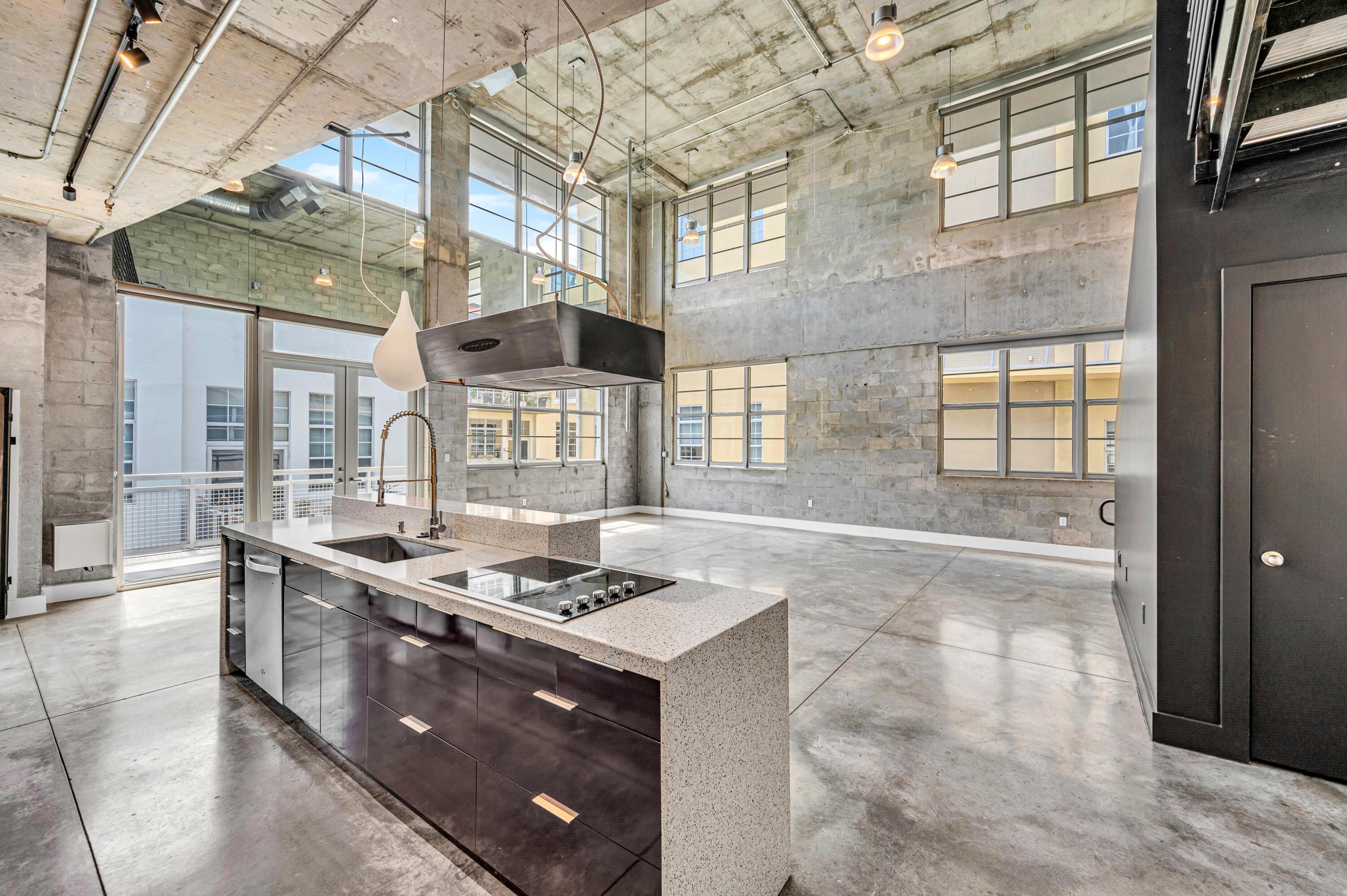 445 N Andrews Avenue 403