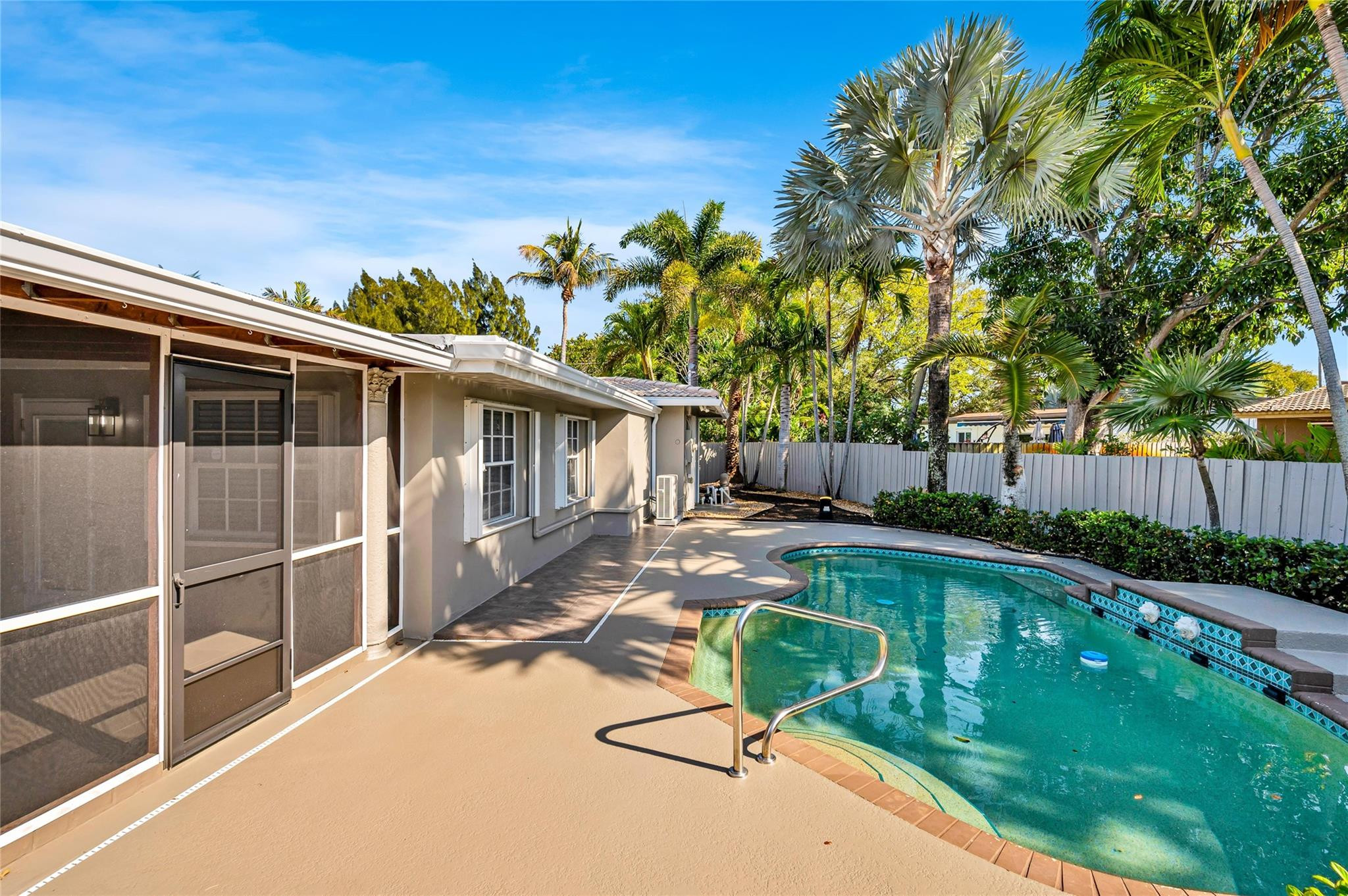 1760 NE 40th Court