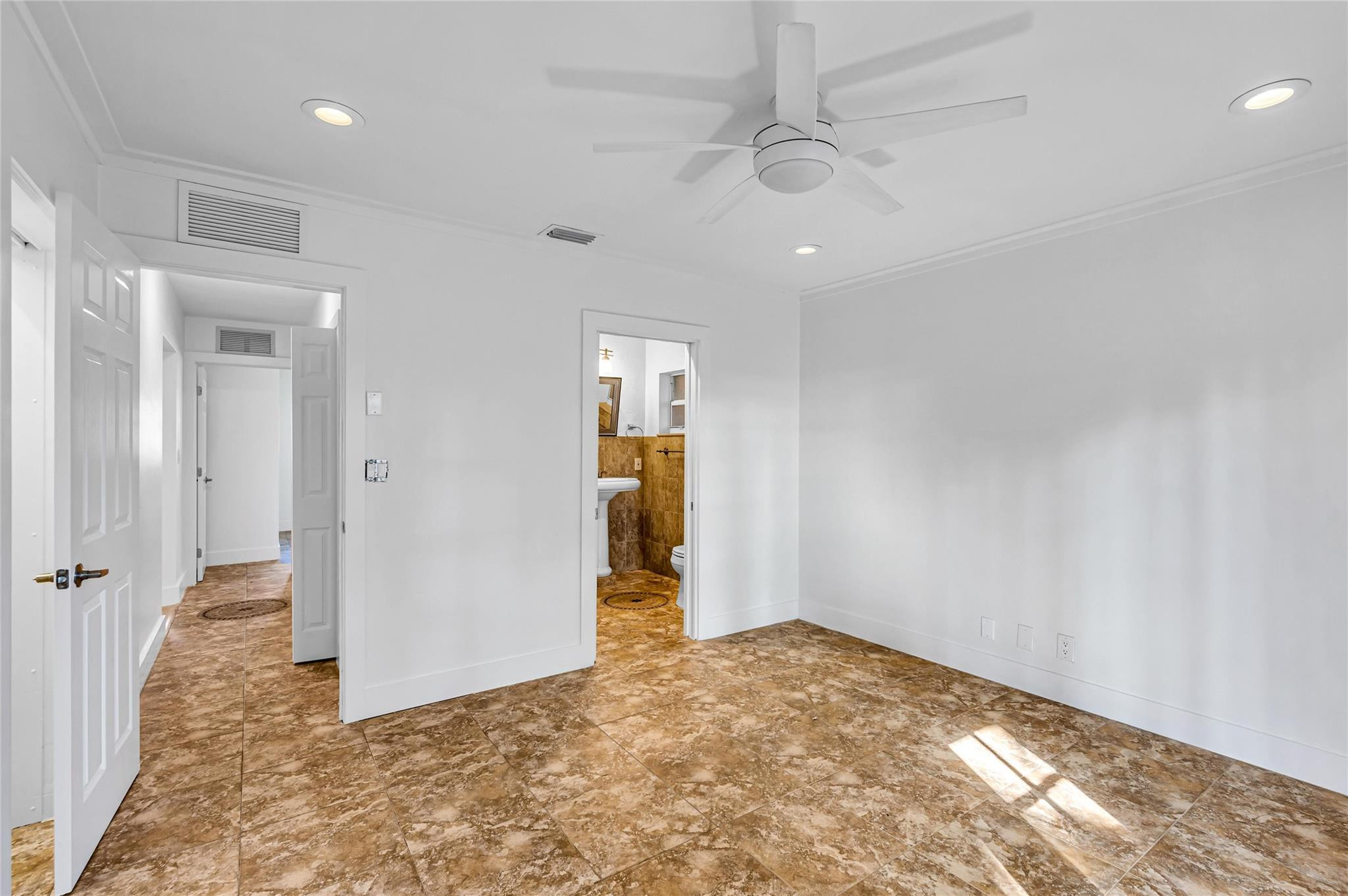 1760 NE 40th Court