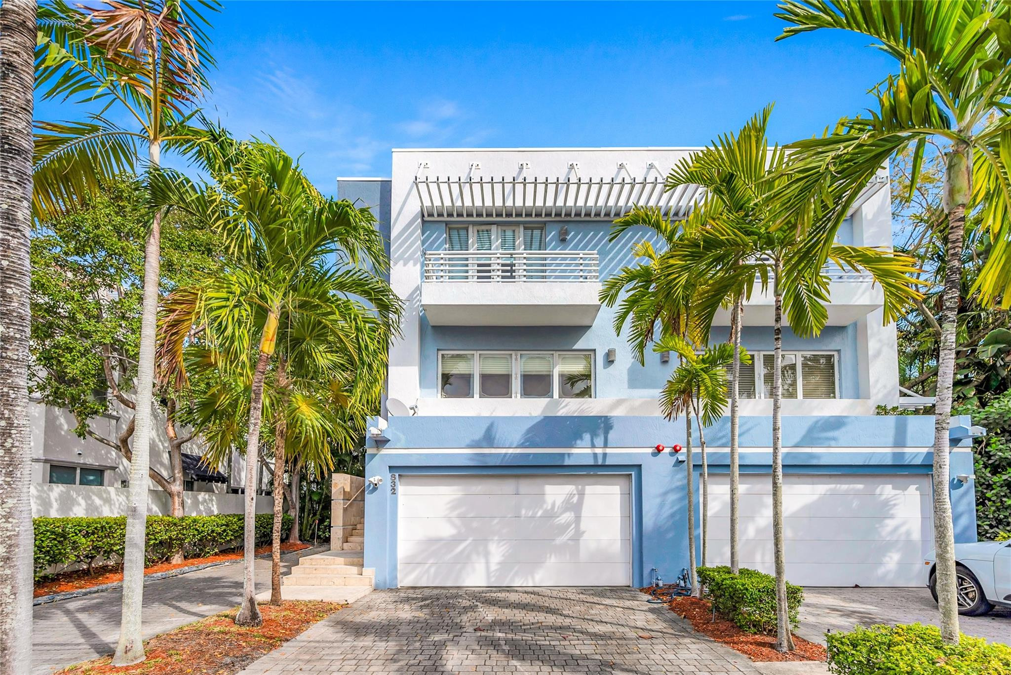 832 N Victoria Park Road 832