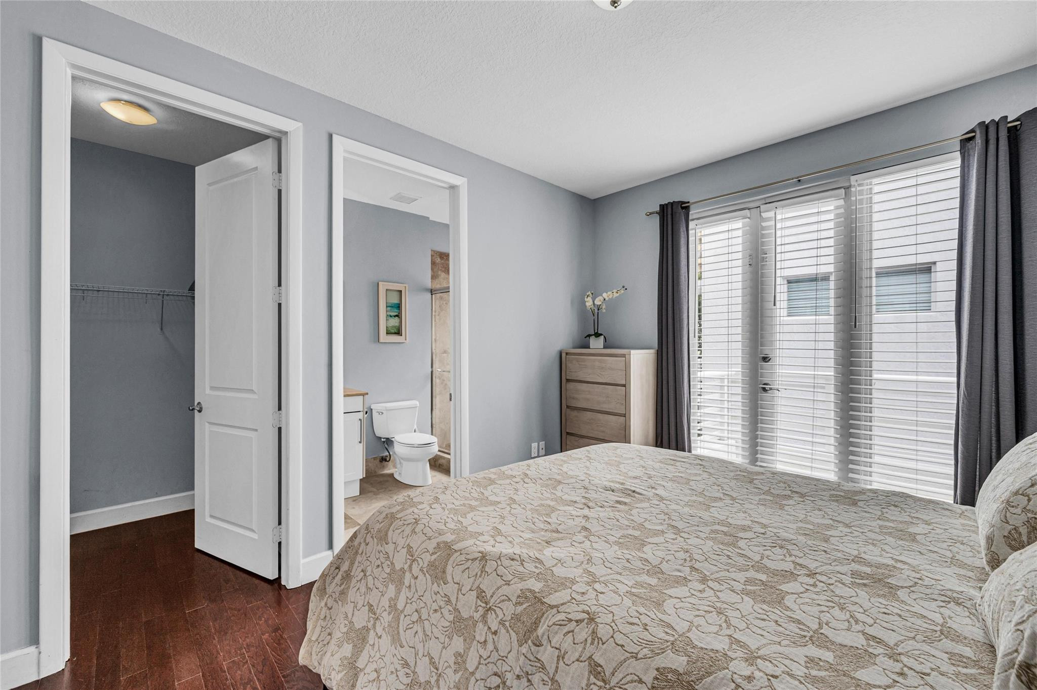 832 N Victoria Park Road 832