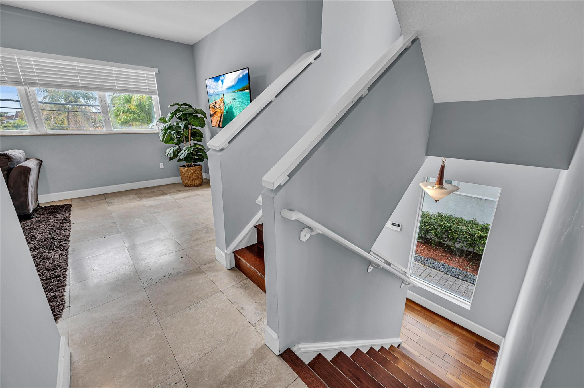 832 N Victoria Park Road 832