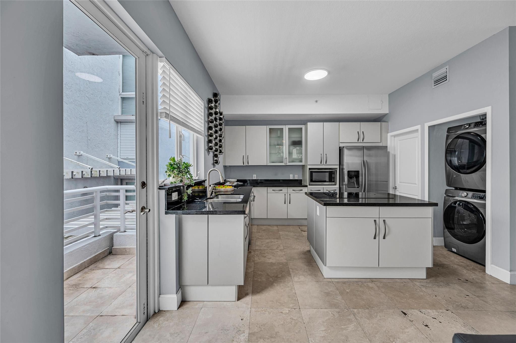 832 N Victoria Park Road 832