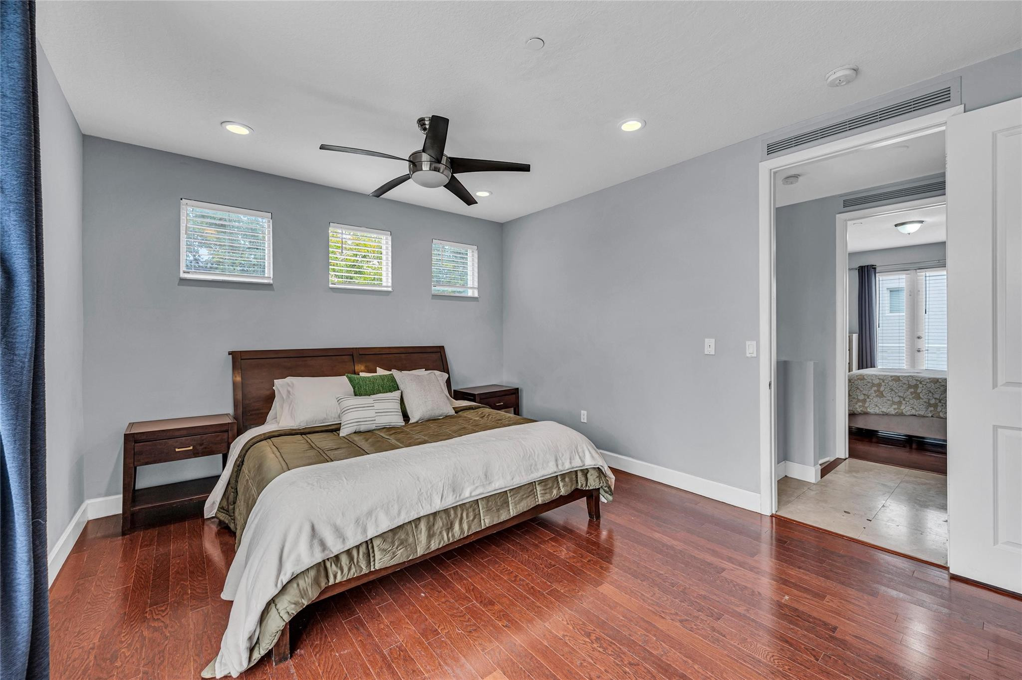 832 N Victoria Park Road 832