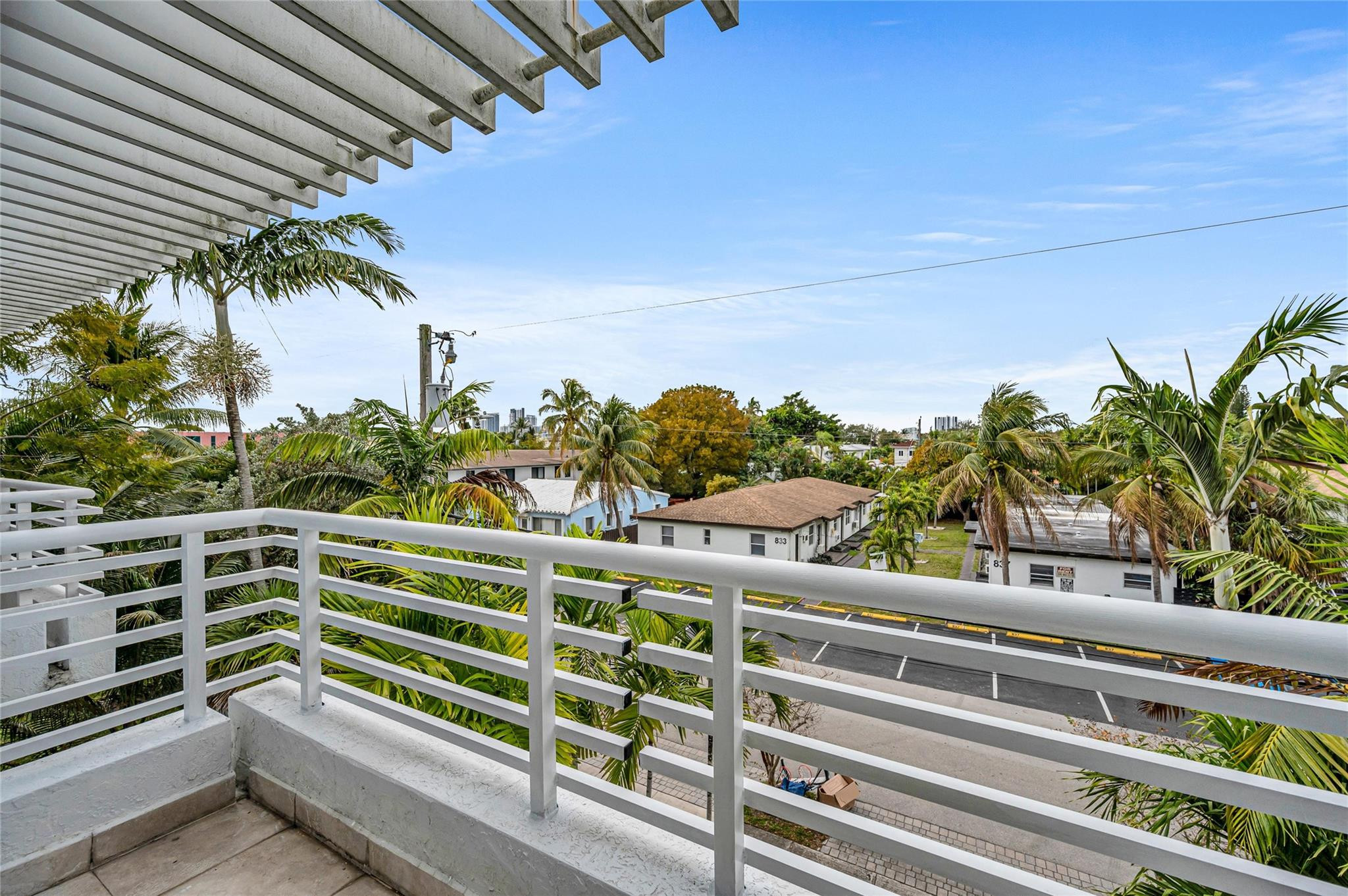 832 N Victoria Park Road 832