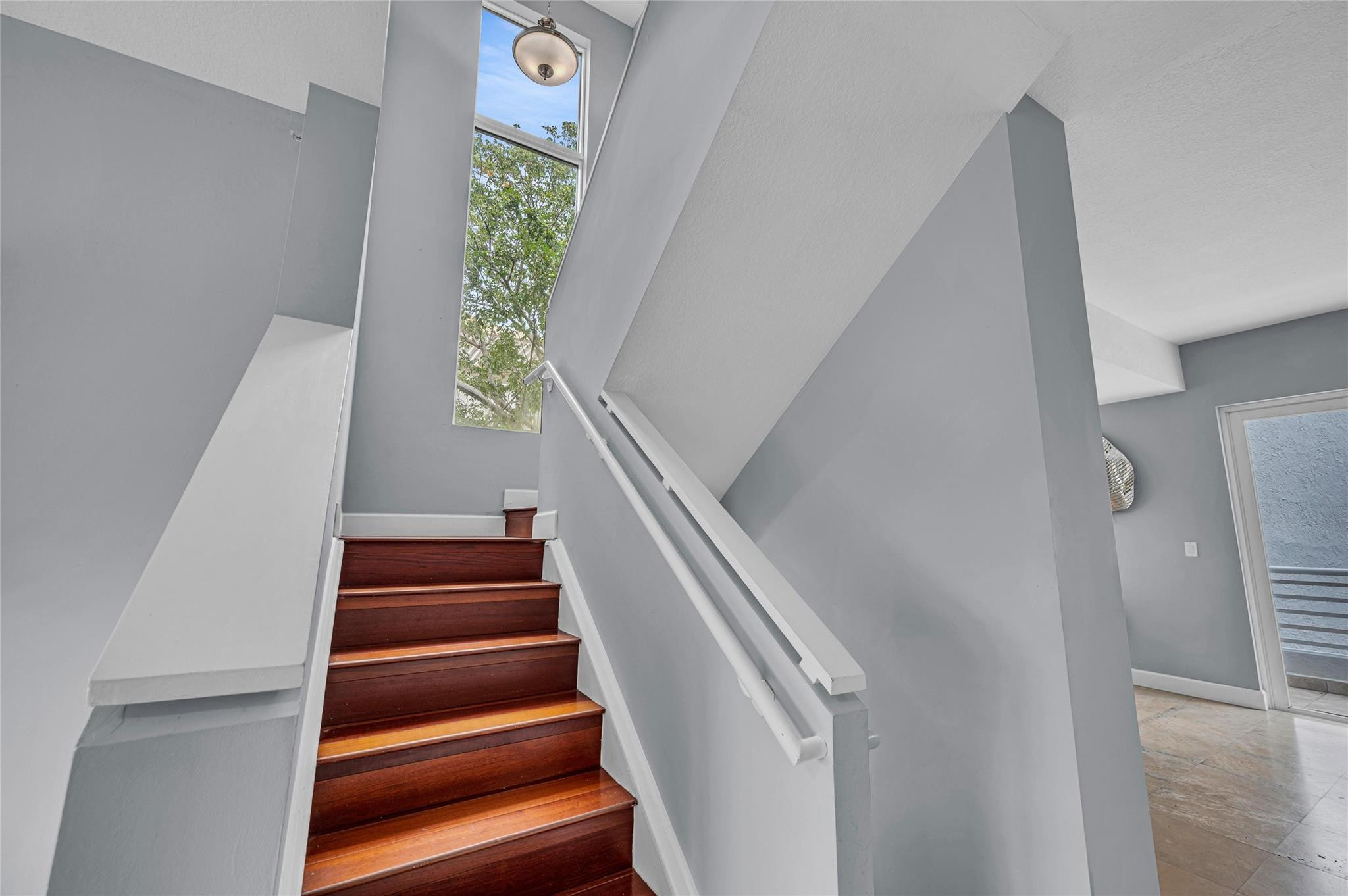 832 N Victoria Park Road 832