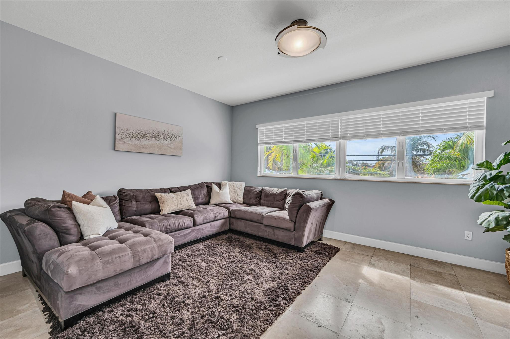 832 N Victoria Park Road 832