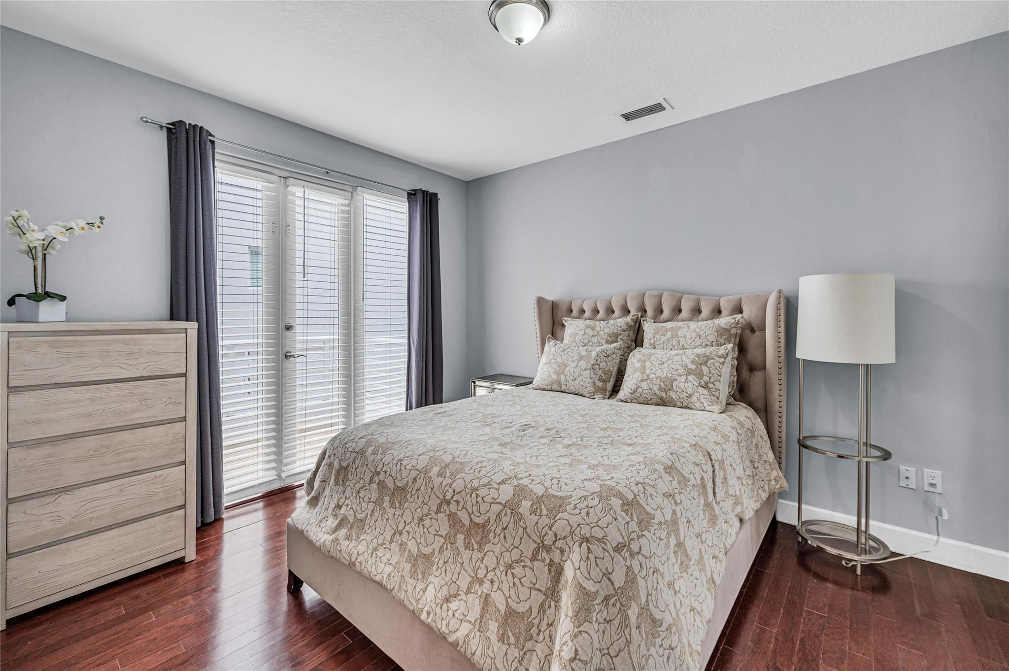 832 N Victoria Park Road 832