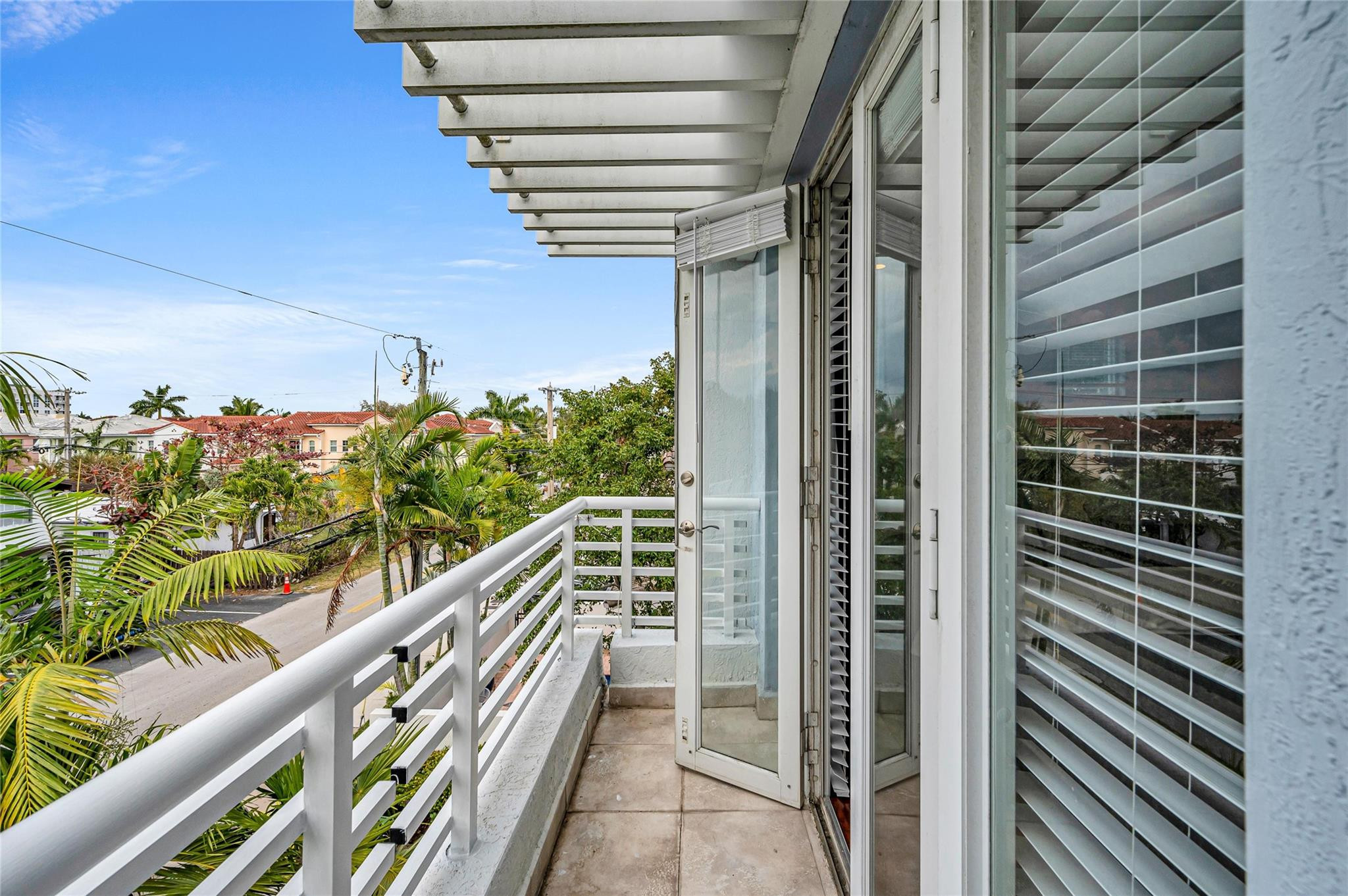 832 N Victoria Park Road 832