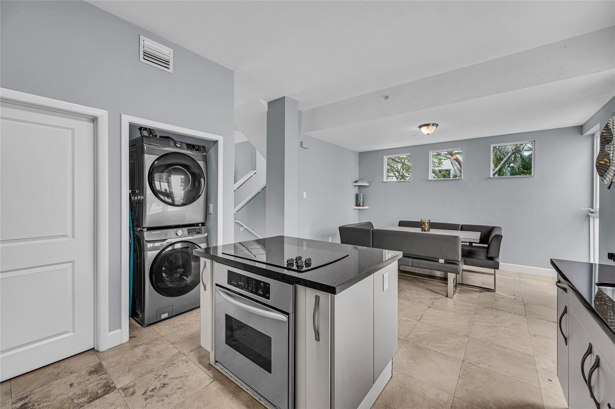 832 N Victoria Park Road 832