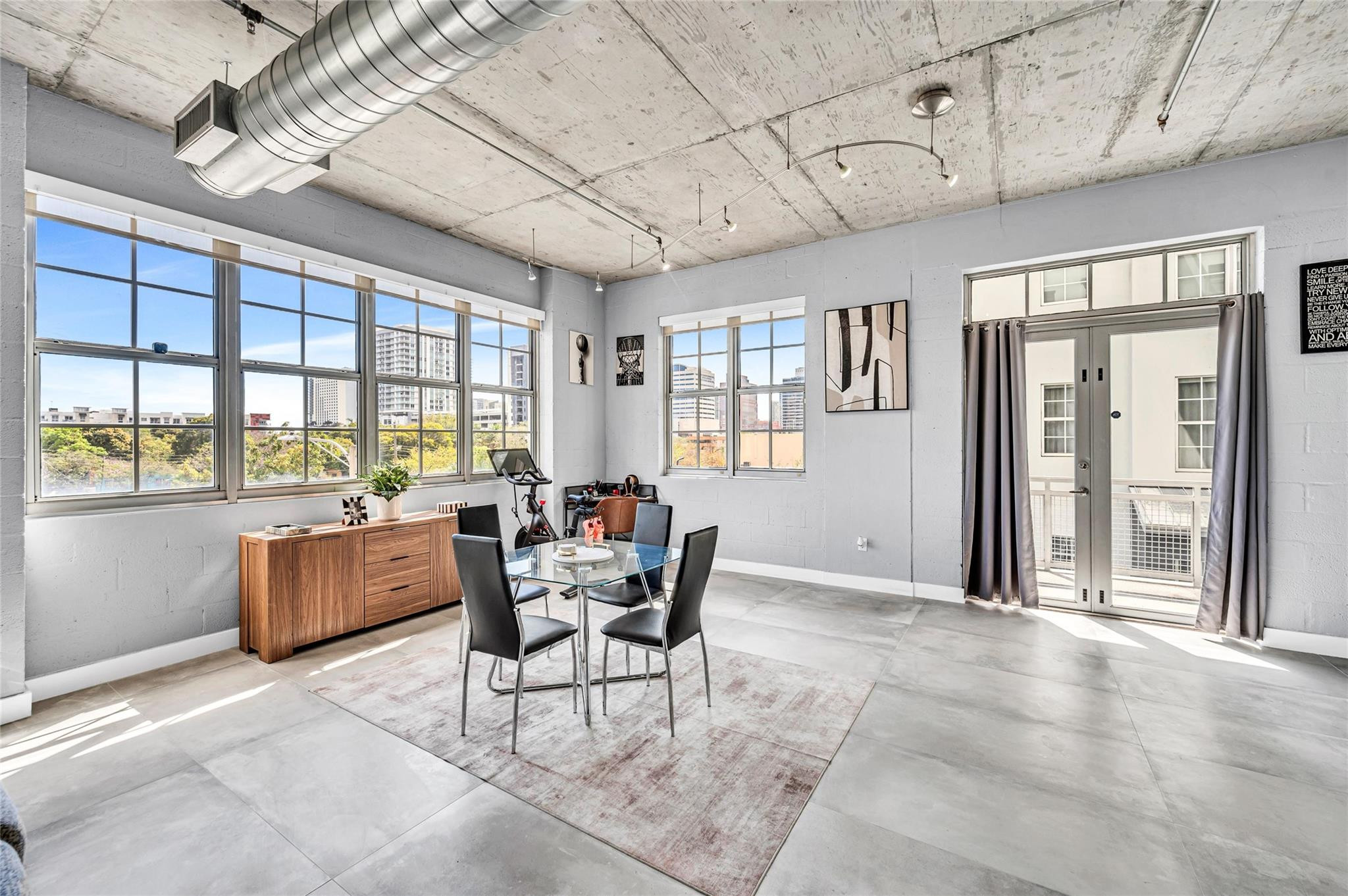 435 N Andrews Avenue 301