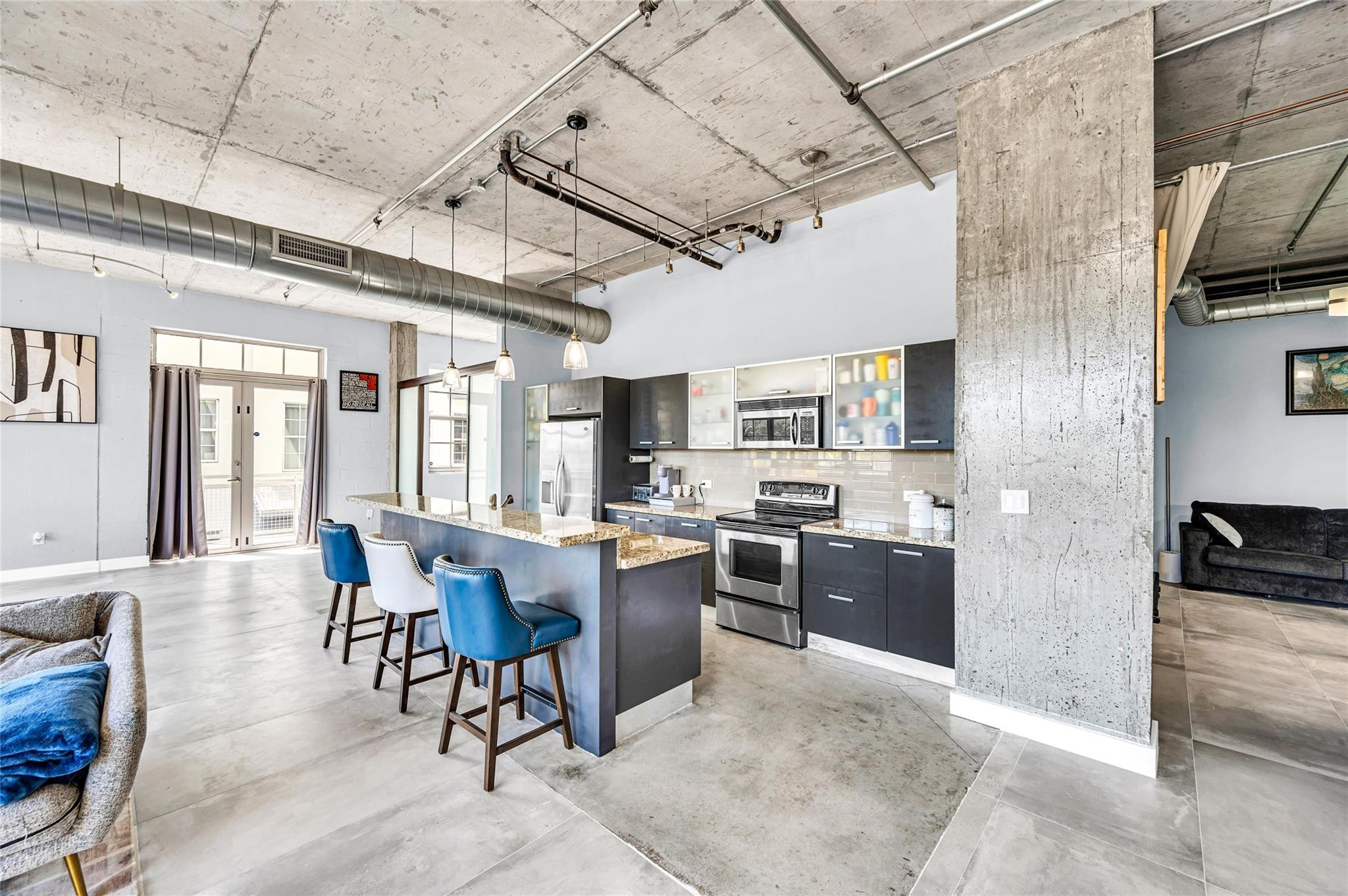 435 N Andrews Avenue 301