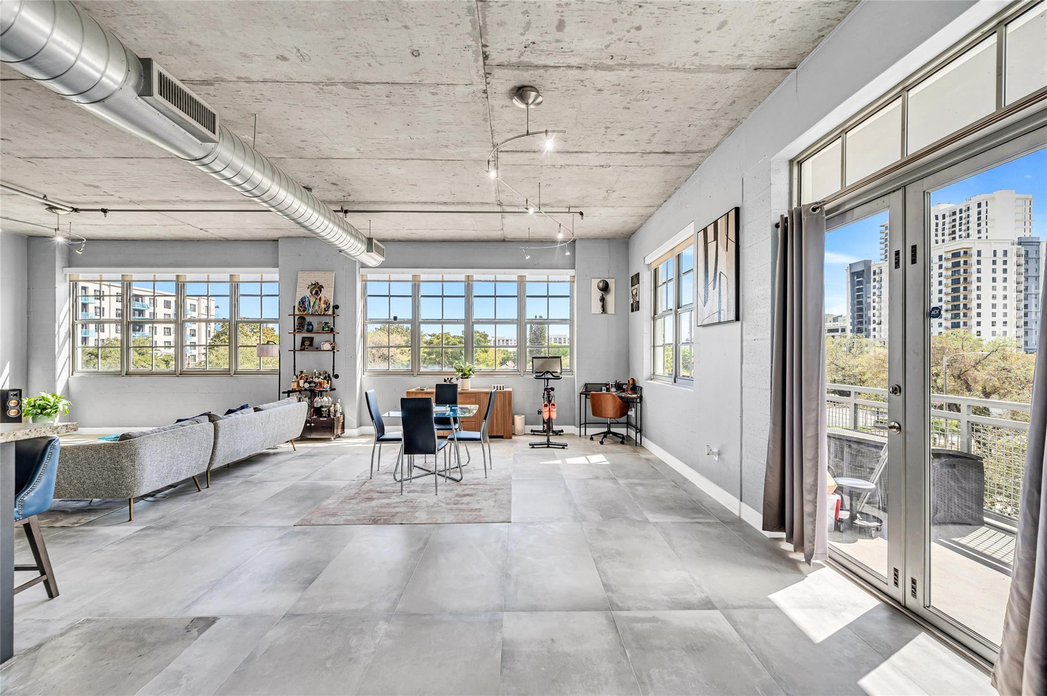 435 N Andrews Avenue 301