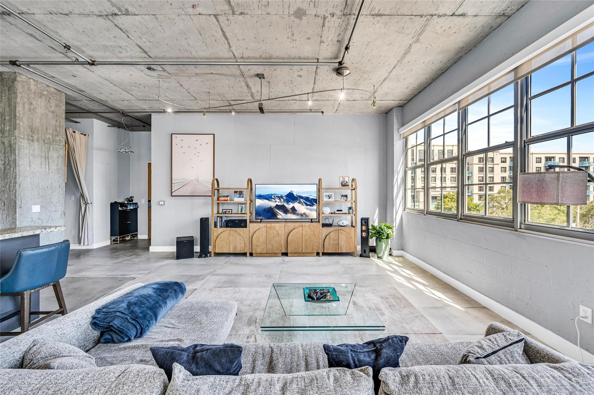 435 N Andrews Avenue 301