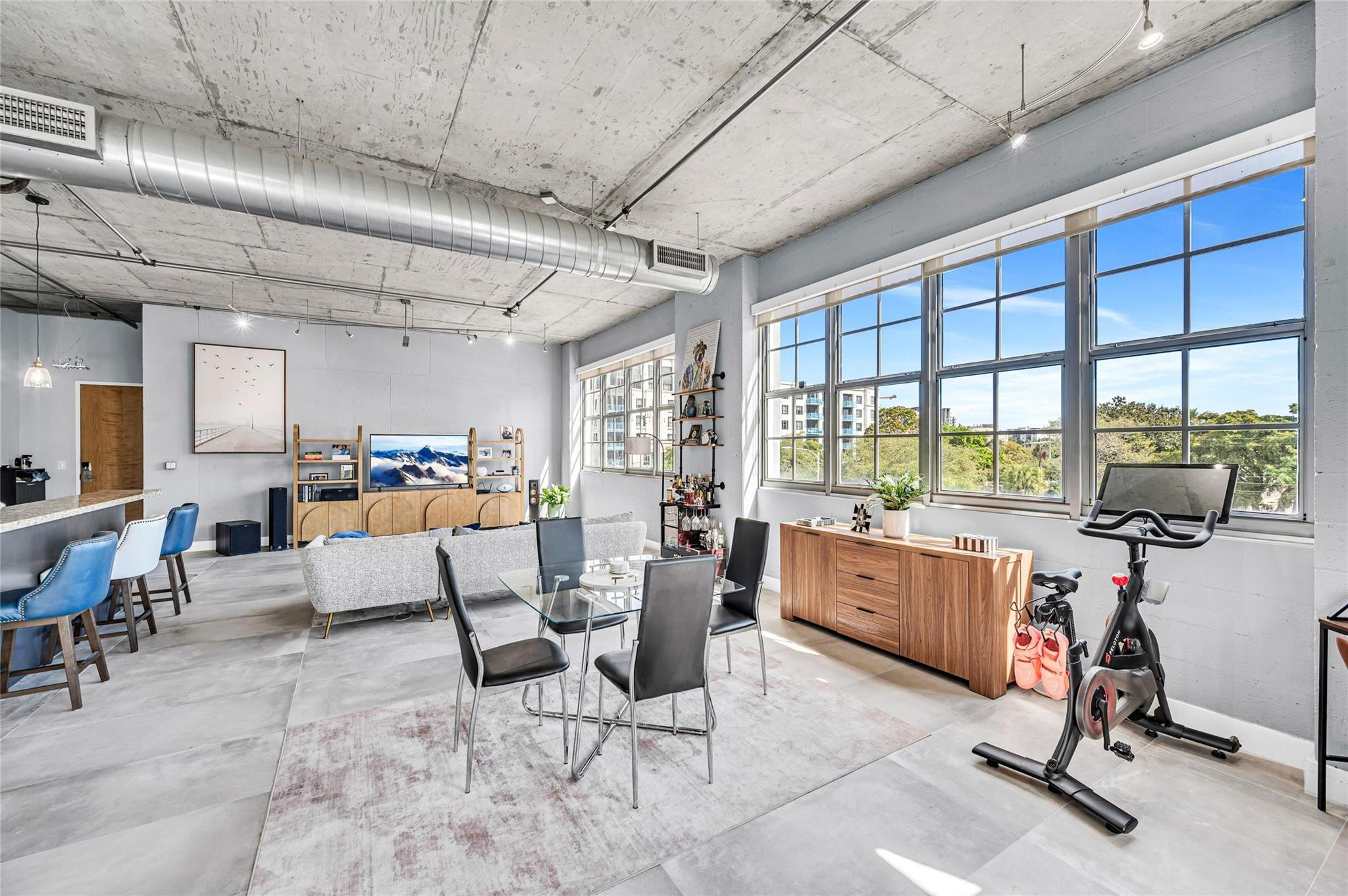 435 N Andrews Avenue 301