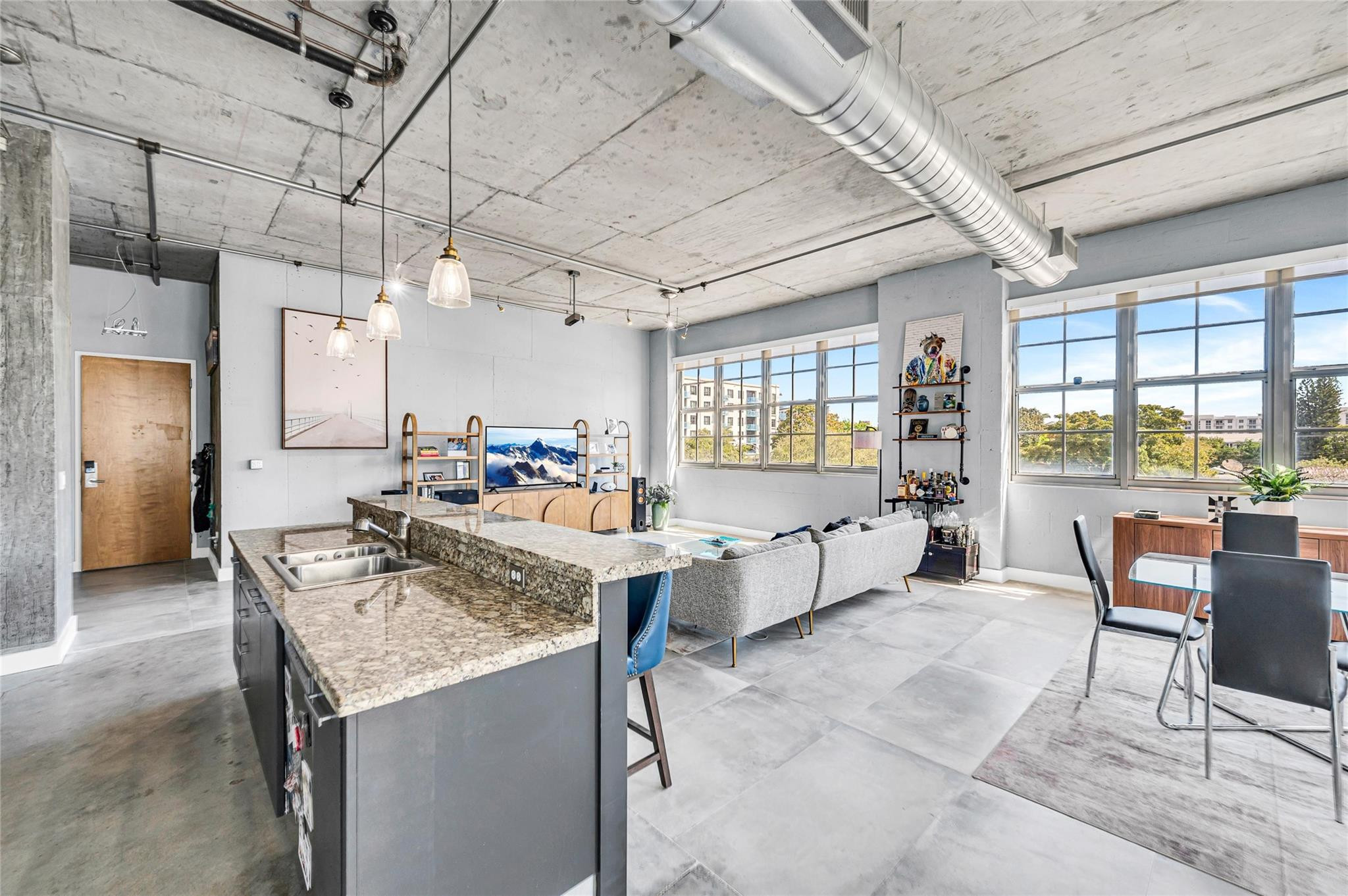 435 N Andrews Avenue 301