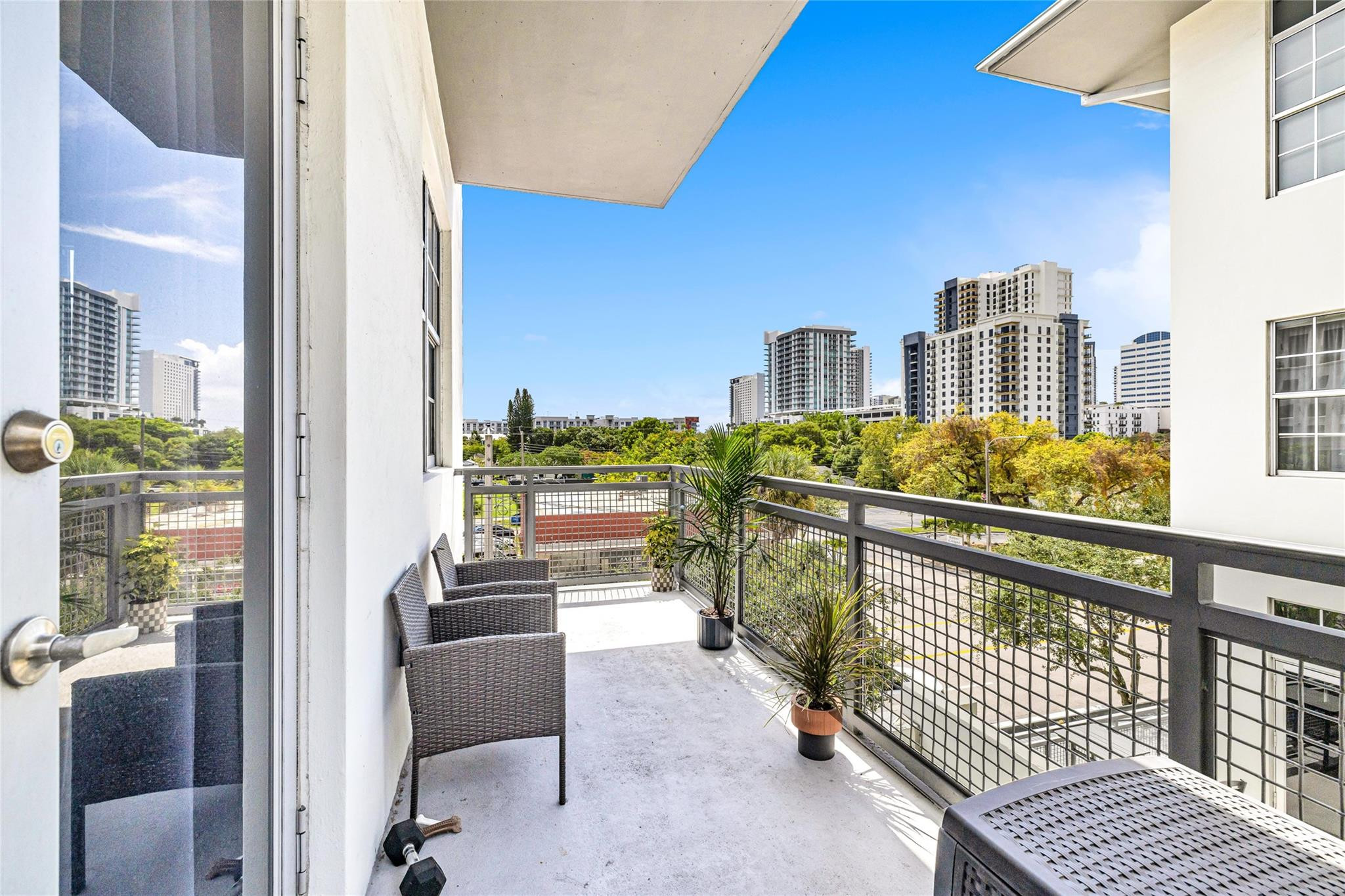 435 N Andrews Avenue 301