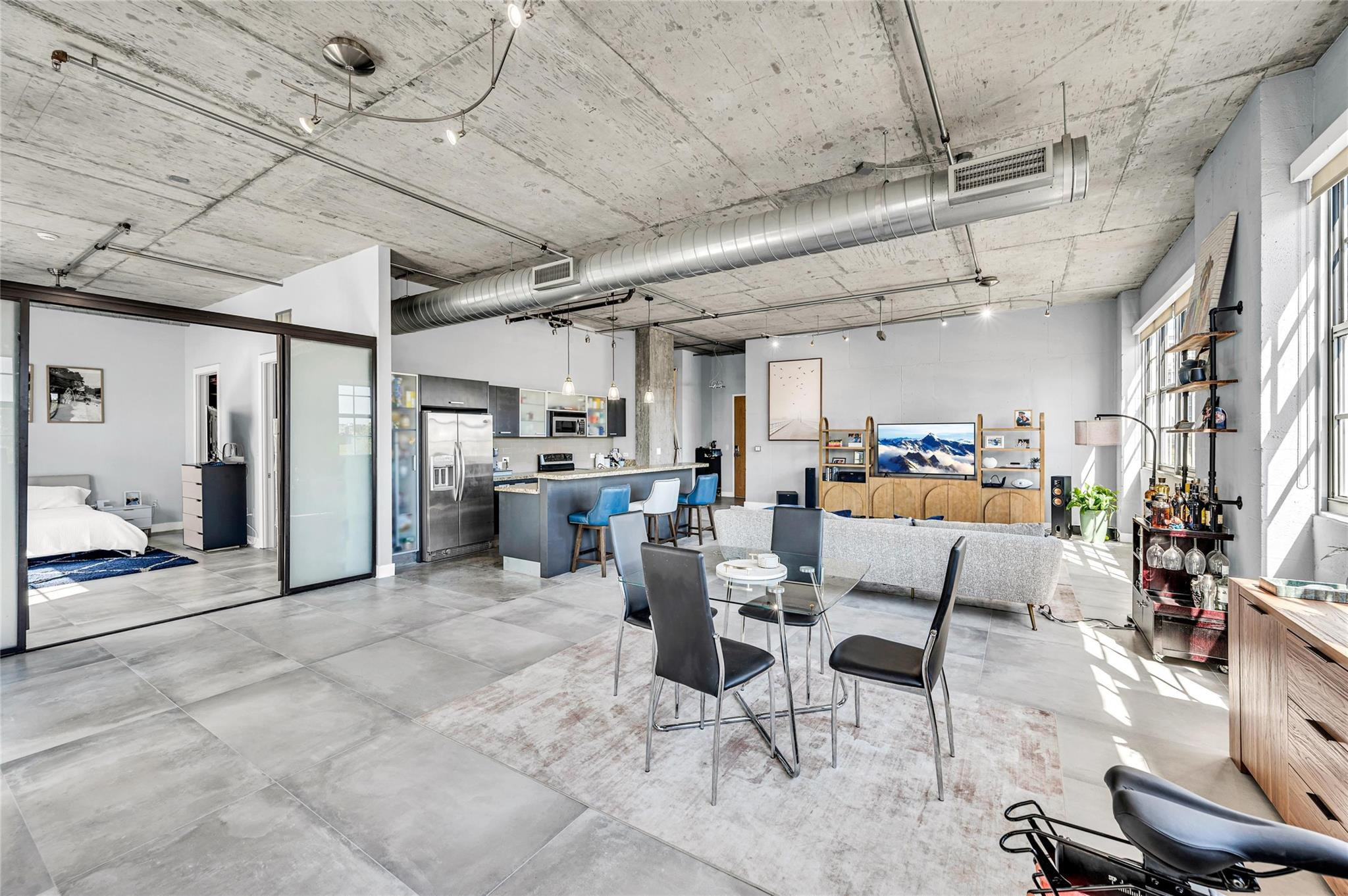 435 N Andrews Avenue 301