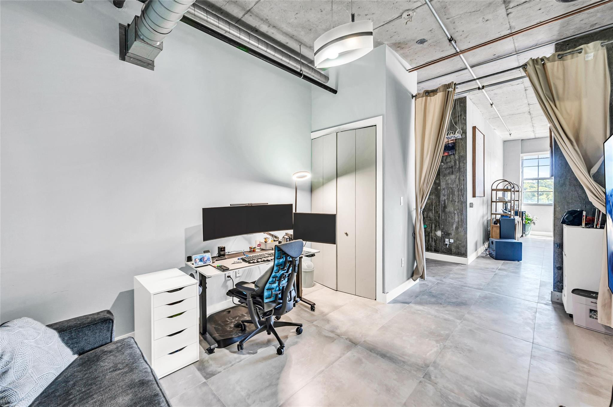 435 N Andrews Avenue 301