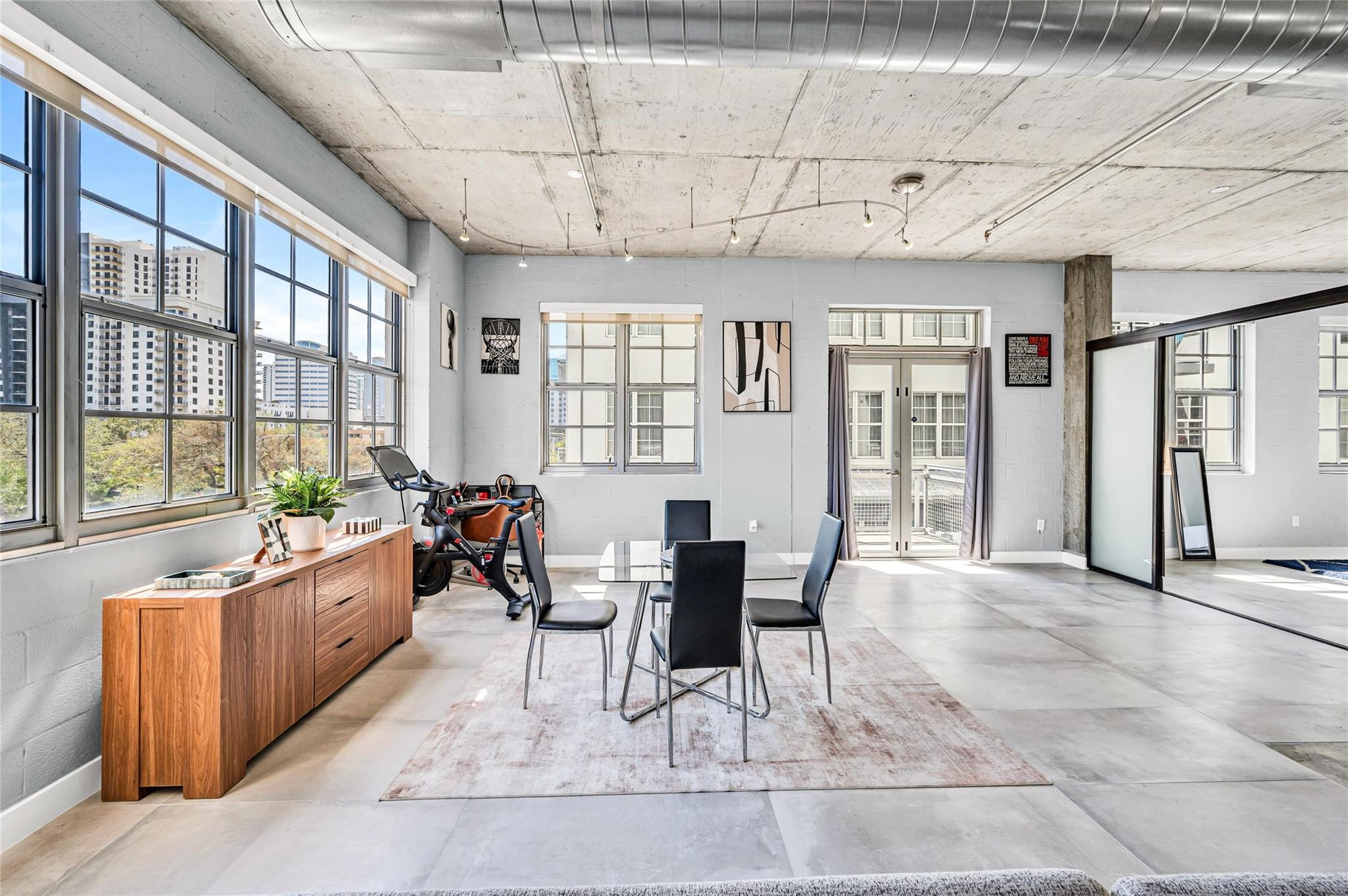 435 N Andrews Avenue 301