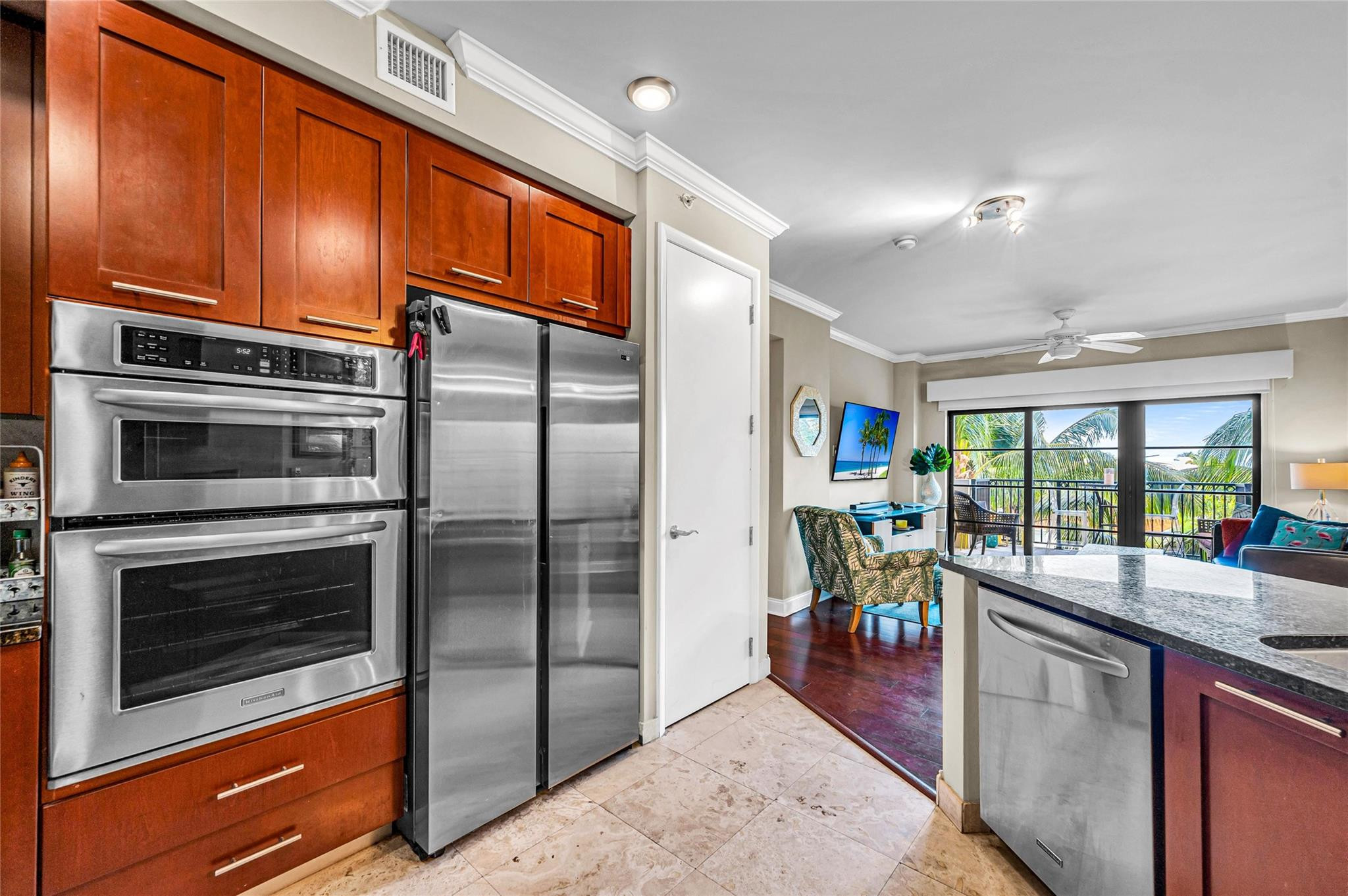 2509 N Ocean Boulevard 576