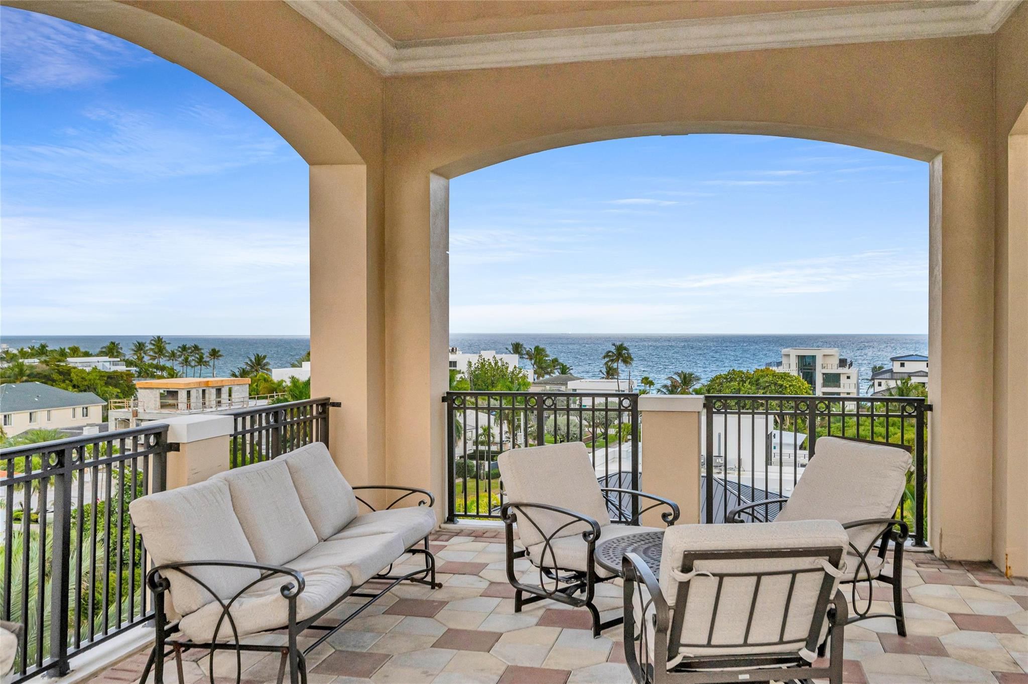 2509 N Ocean Boulevard 576