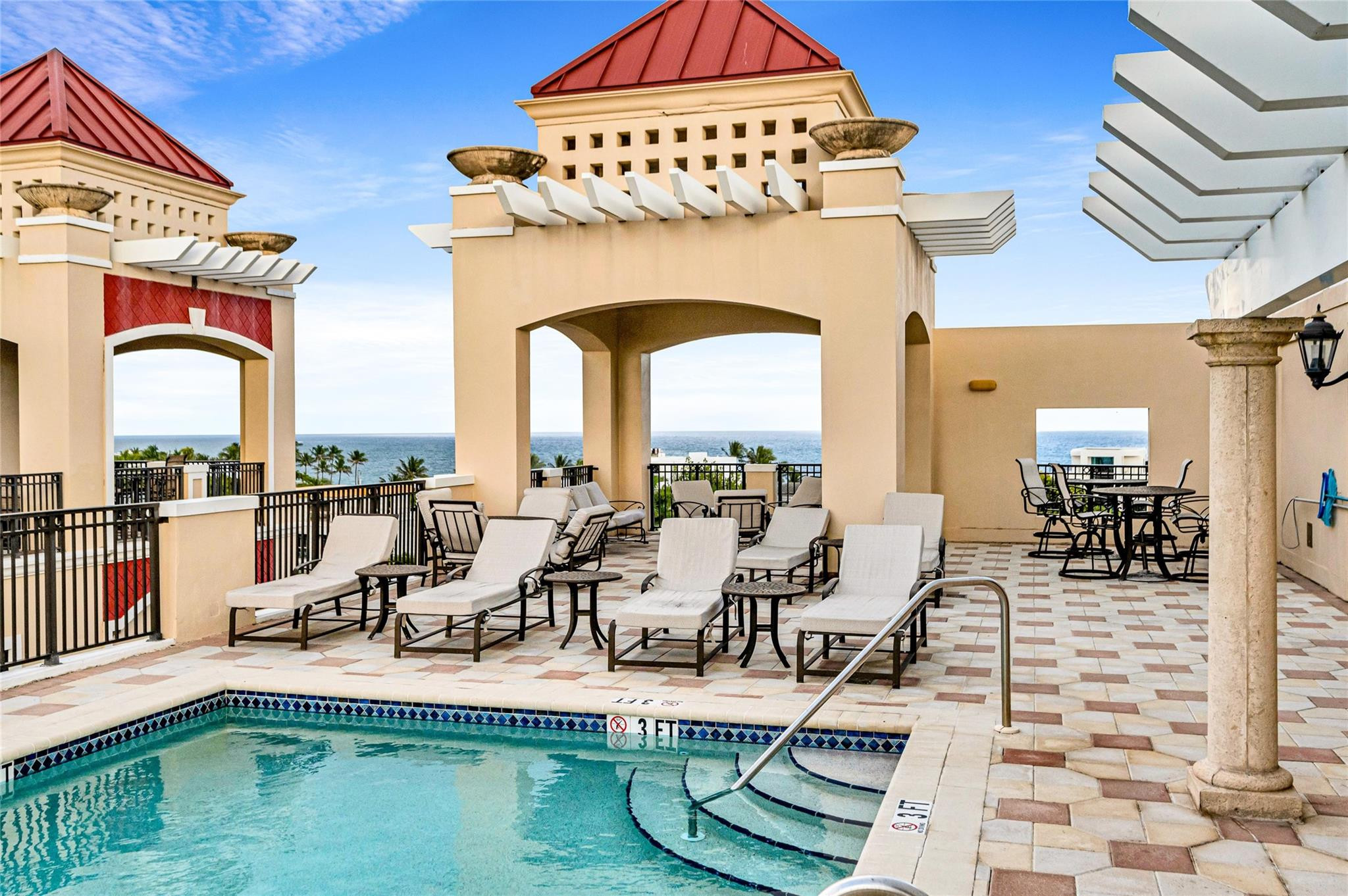 2509 N Ocean Boulevard 576