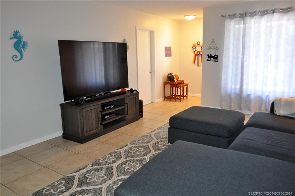 2113-2115 NE 56th Court